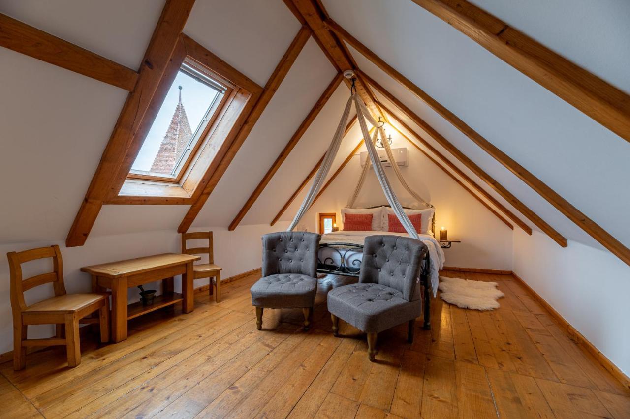 Standard Double Room Canopy Attic