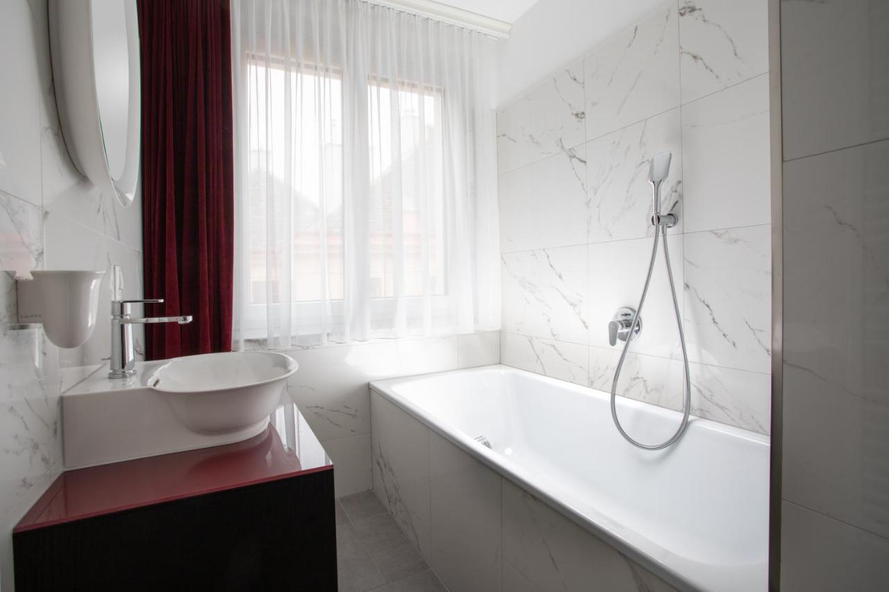 Signature King Double Room