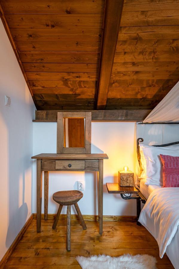 Deluxe Double Room Canopy Attic