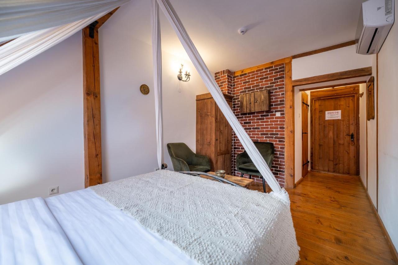 Standard Double Room Canopy Attic