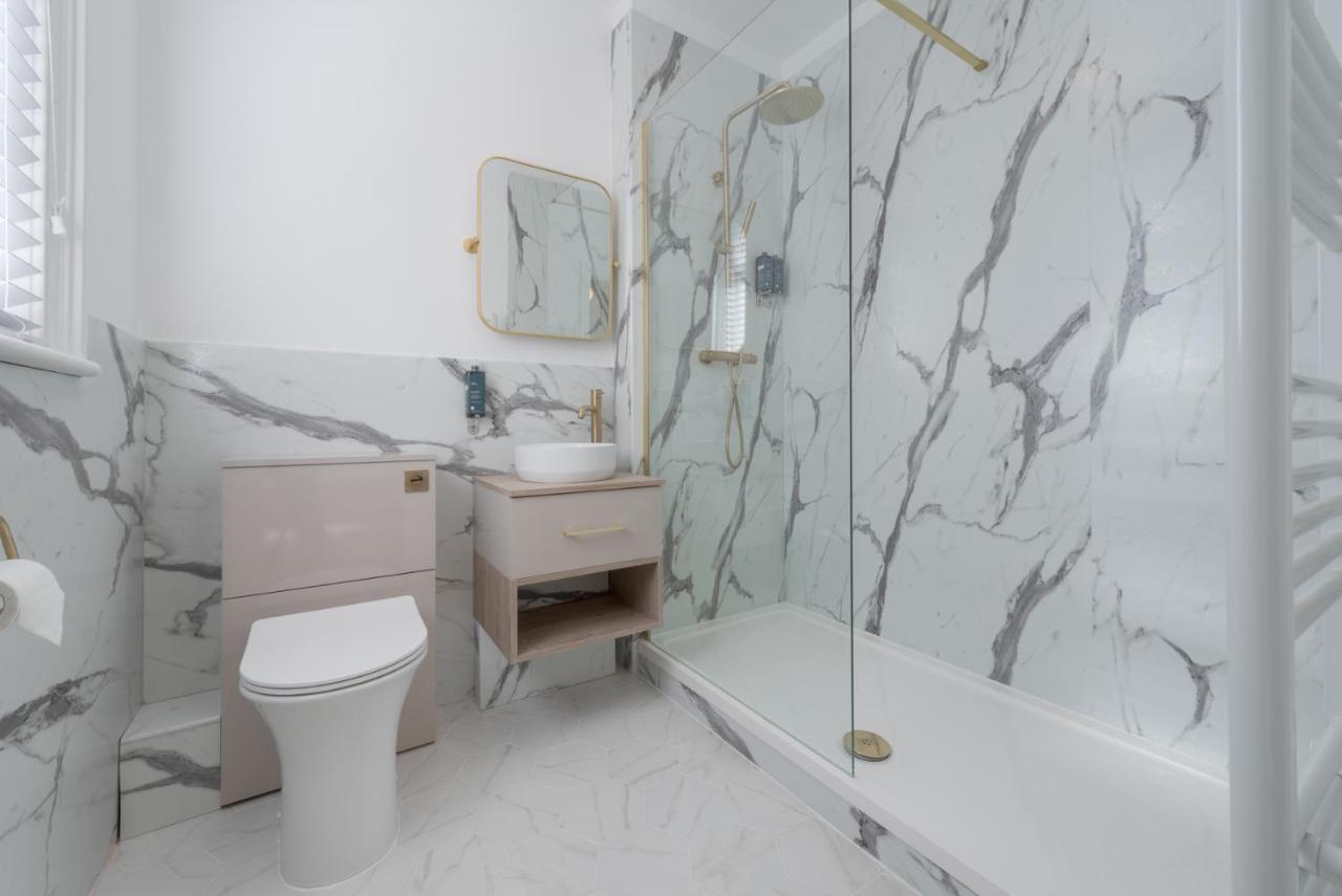 Luxury Twin Room with Shower