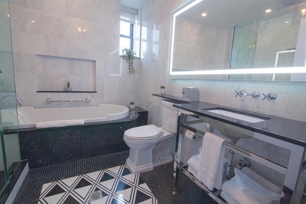 Hudson Two-bedroom Loft 1 King Bed 2 Full Beds