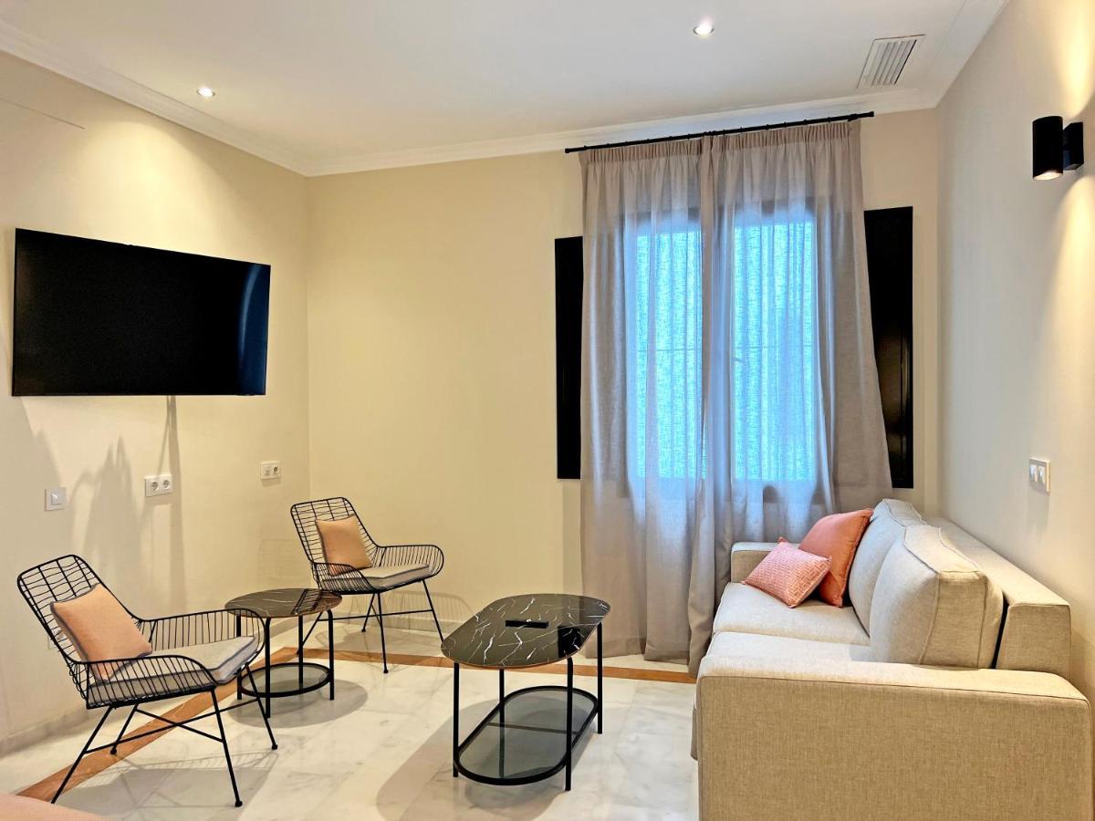 Family Room,1366593575:JPEG