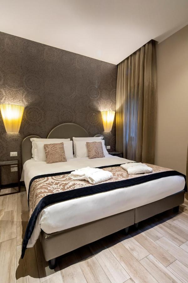 Double Room,1710342859:JPEG