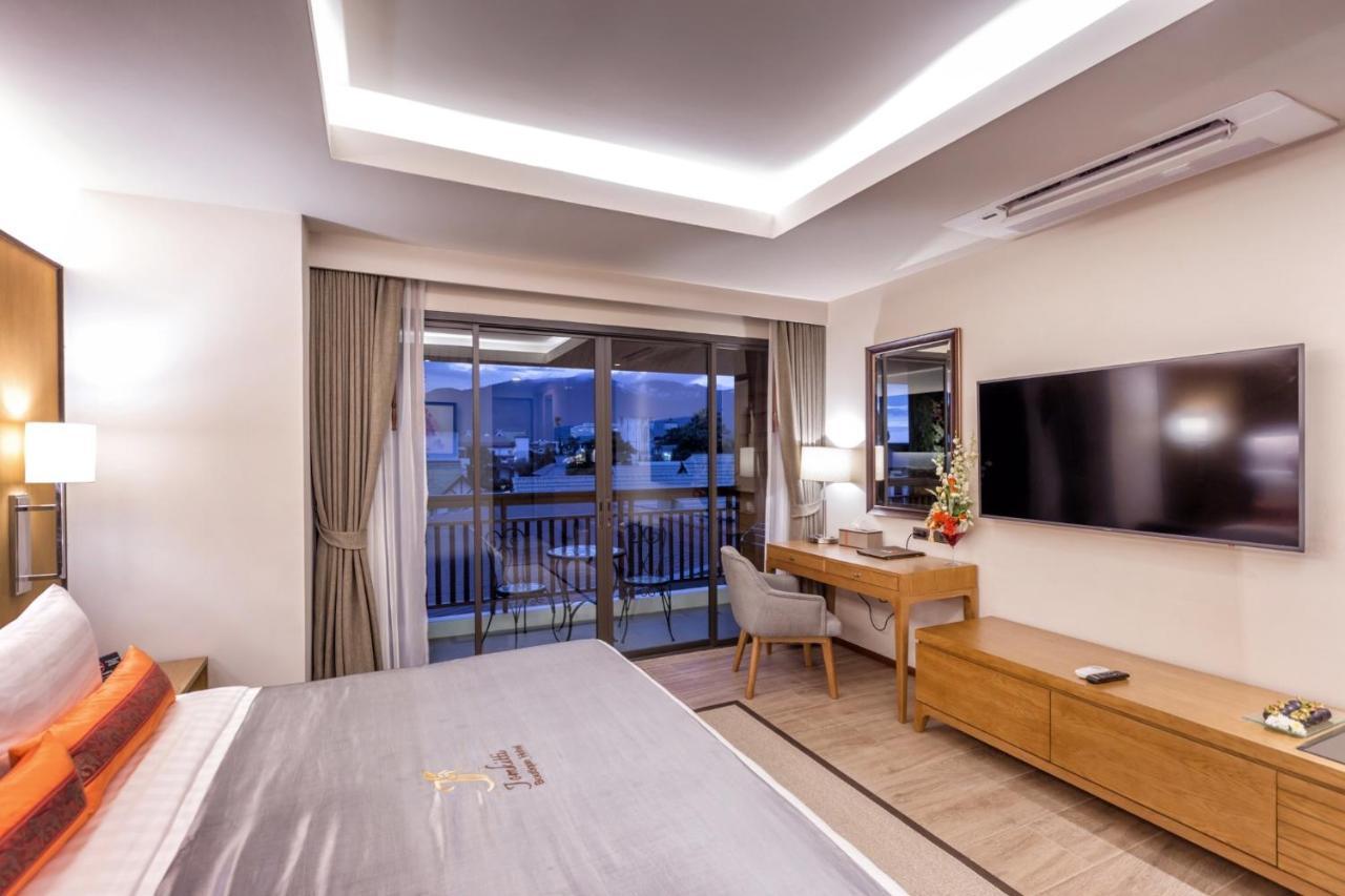 Grand Deluxe King Balcony