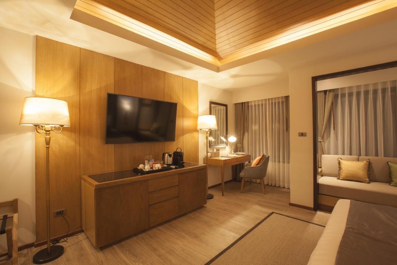 Executive Suite Daybed