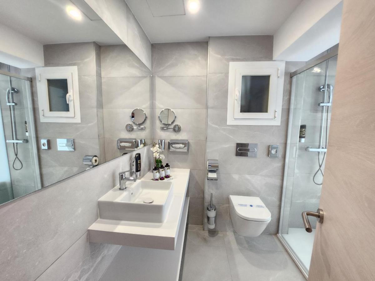 Superior Double or Twin Room with side Sea View