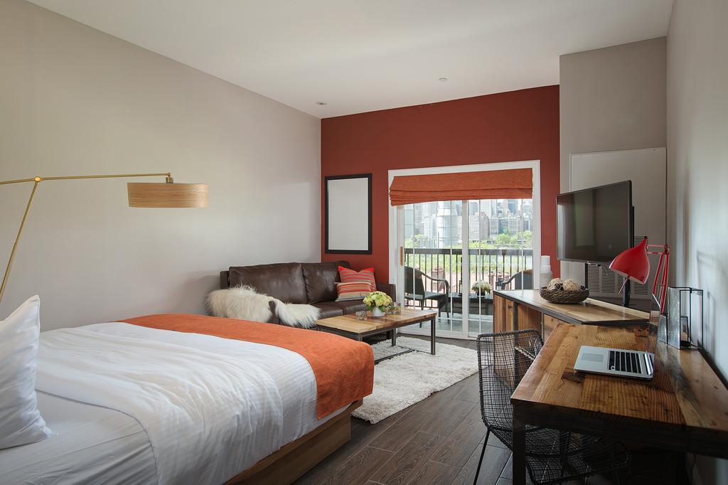 Premier King City View Room