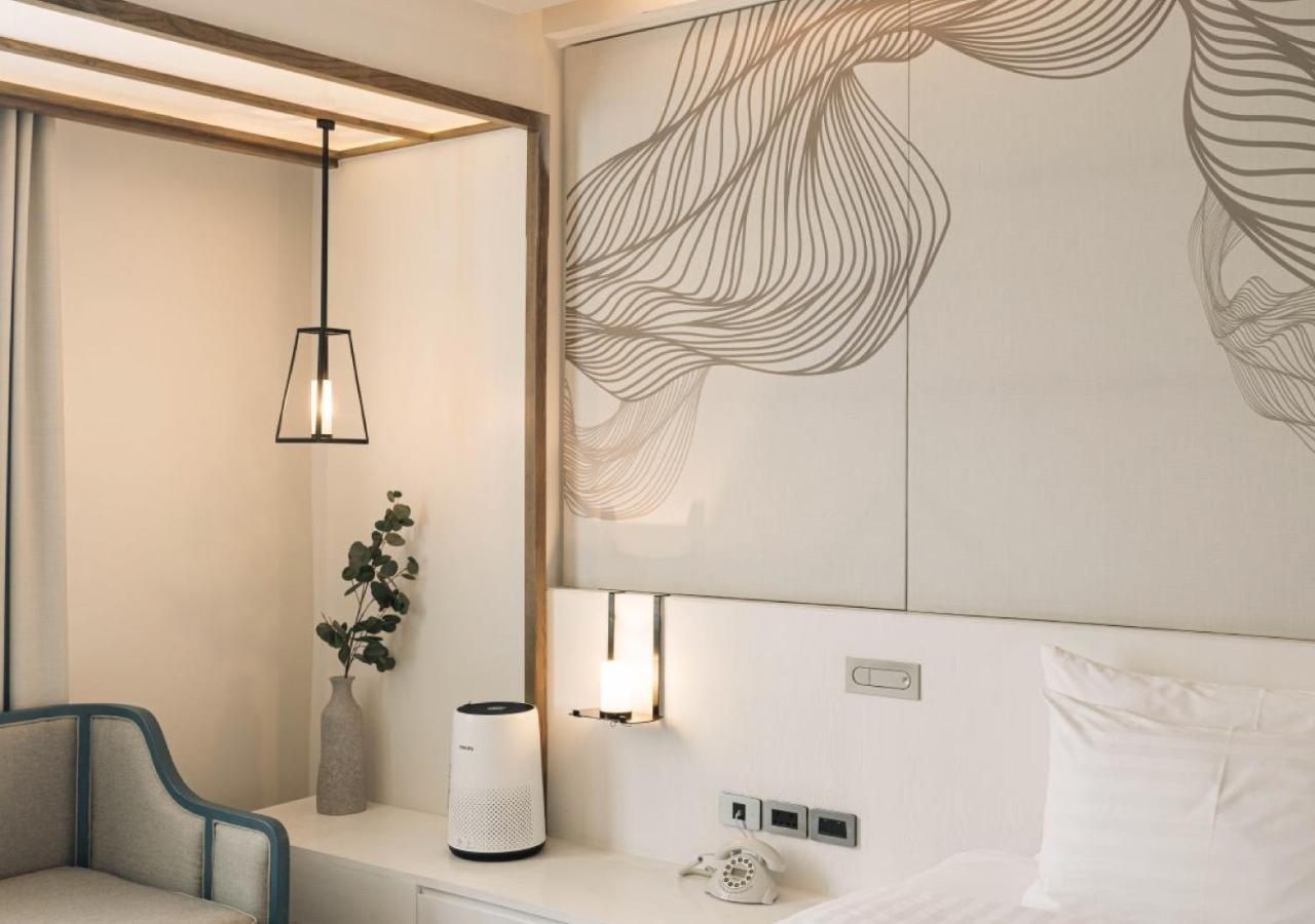 Stylistic Twin Room 24 Hours Room