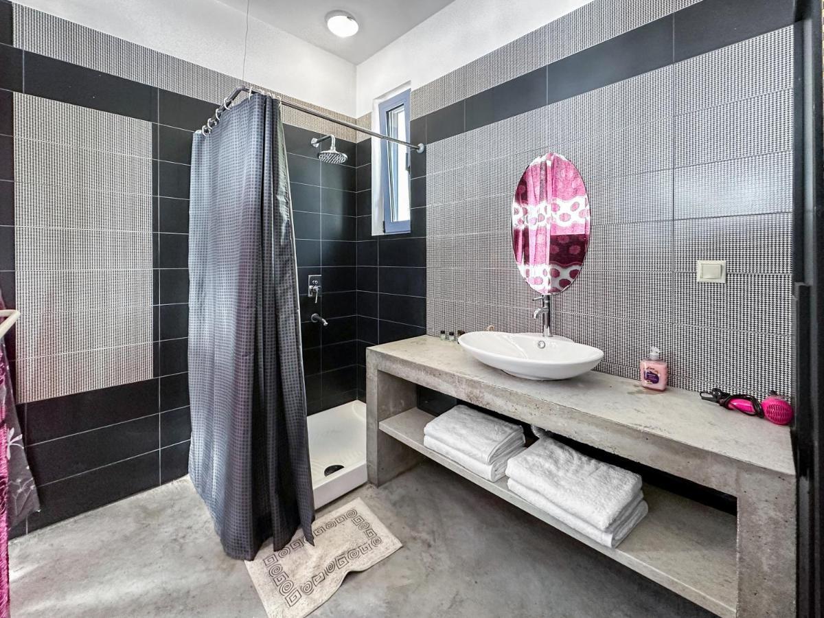 Standard Double Suite,1419834576:JPEG