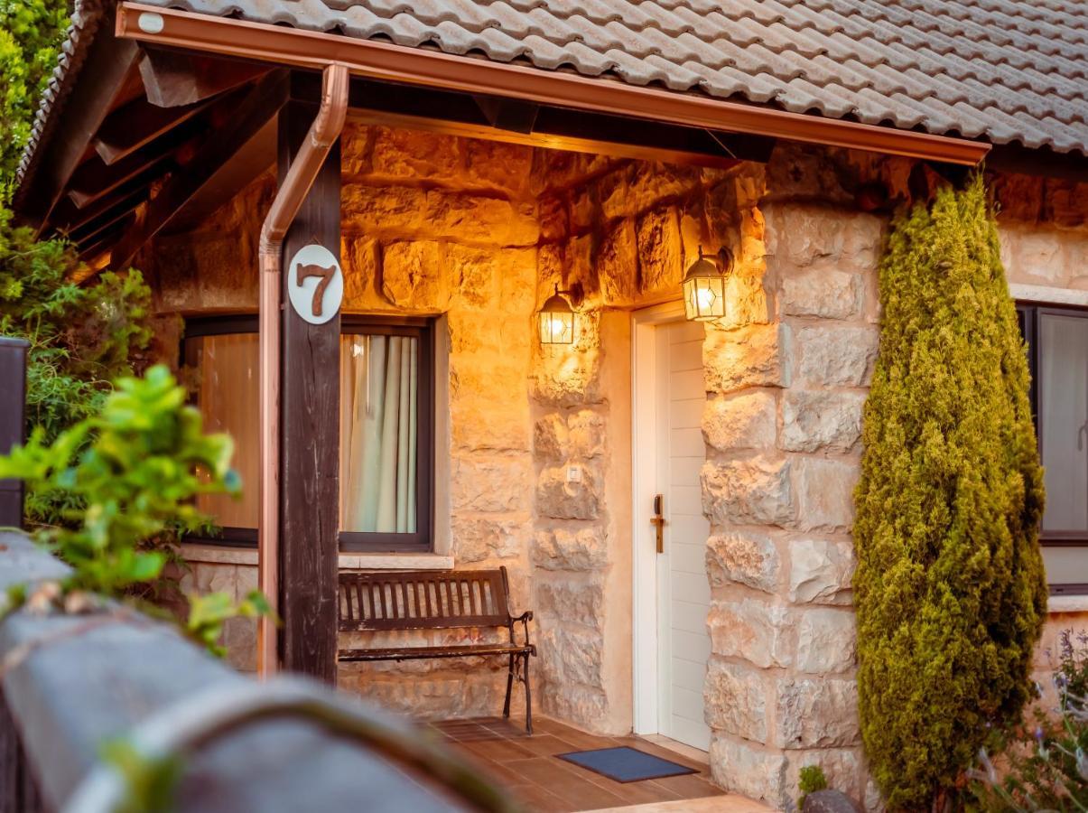 Cottage,1430883736:JPEG