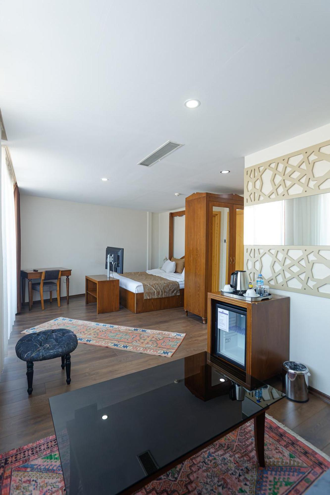 Deluxe Double Room Balcony,1386306200:JPEG