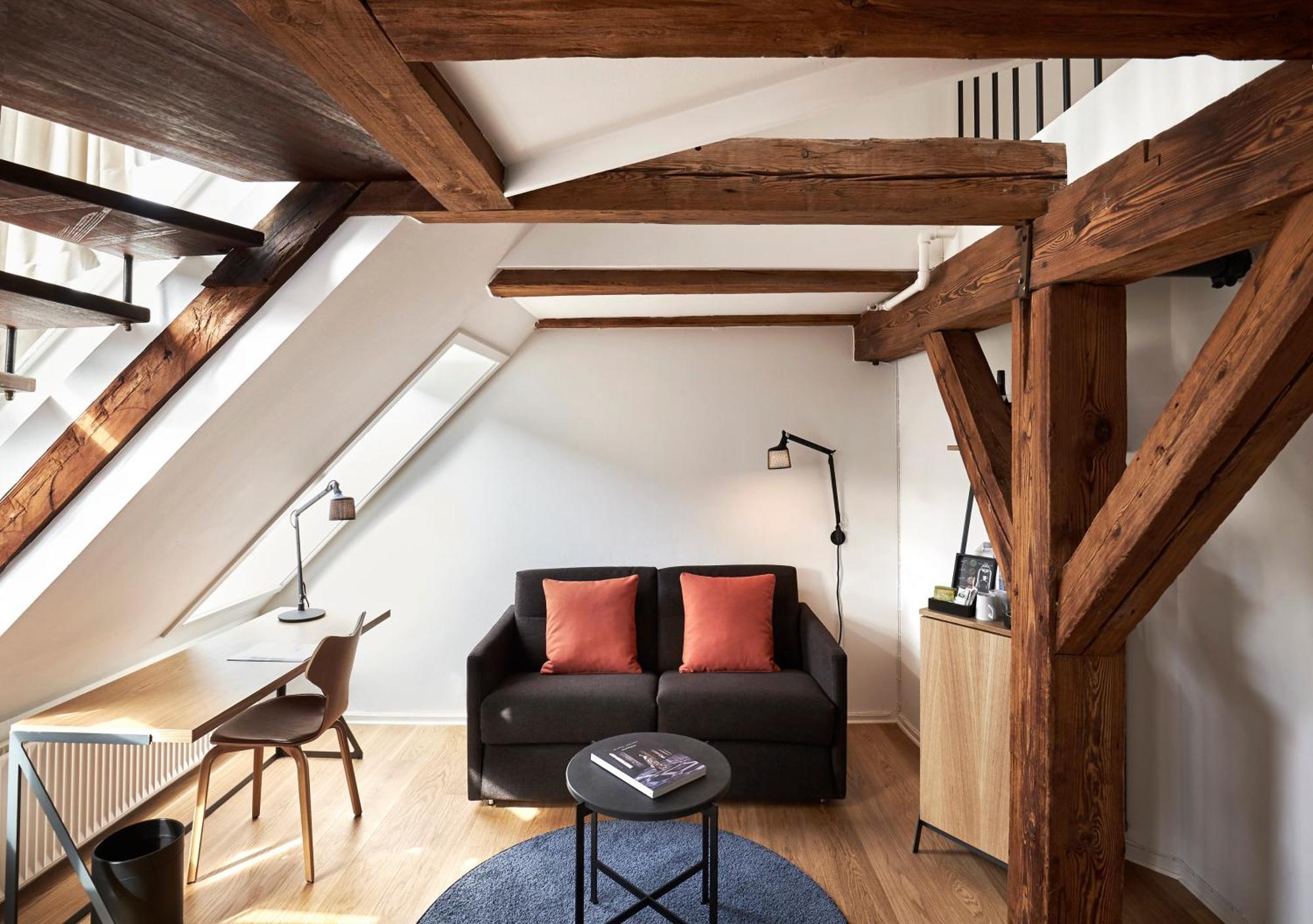 Junior Suite,1438242943:JPEG