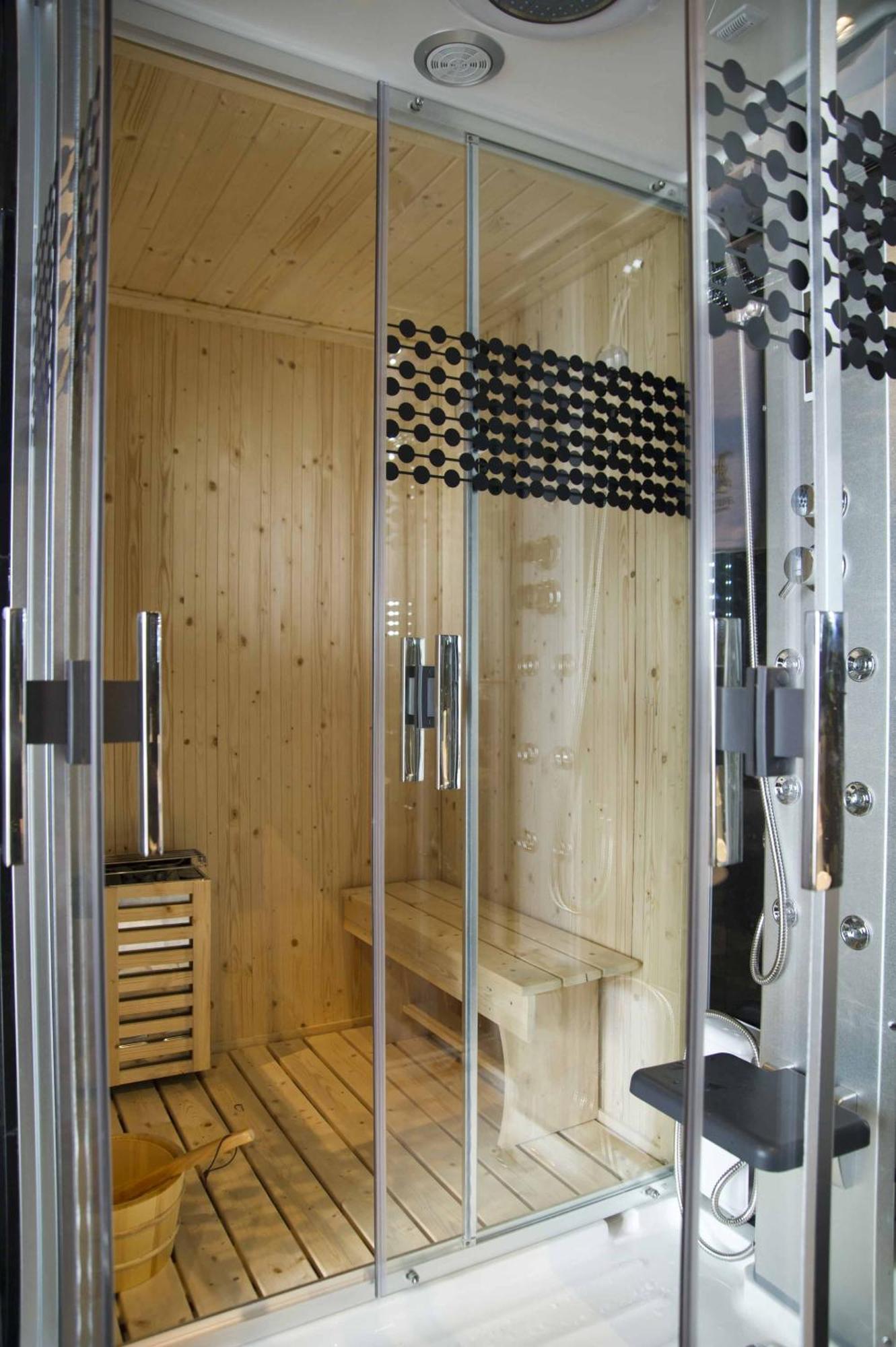 Superior Suite Sauna