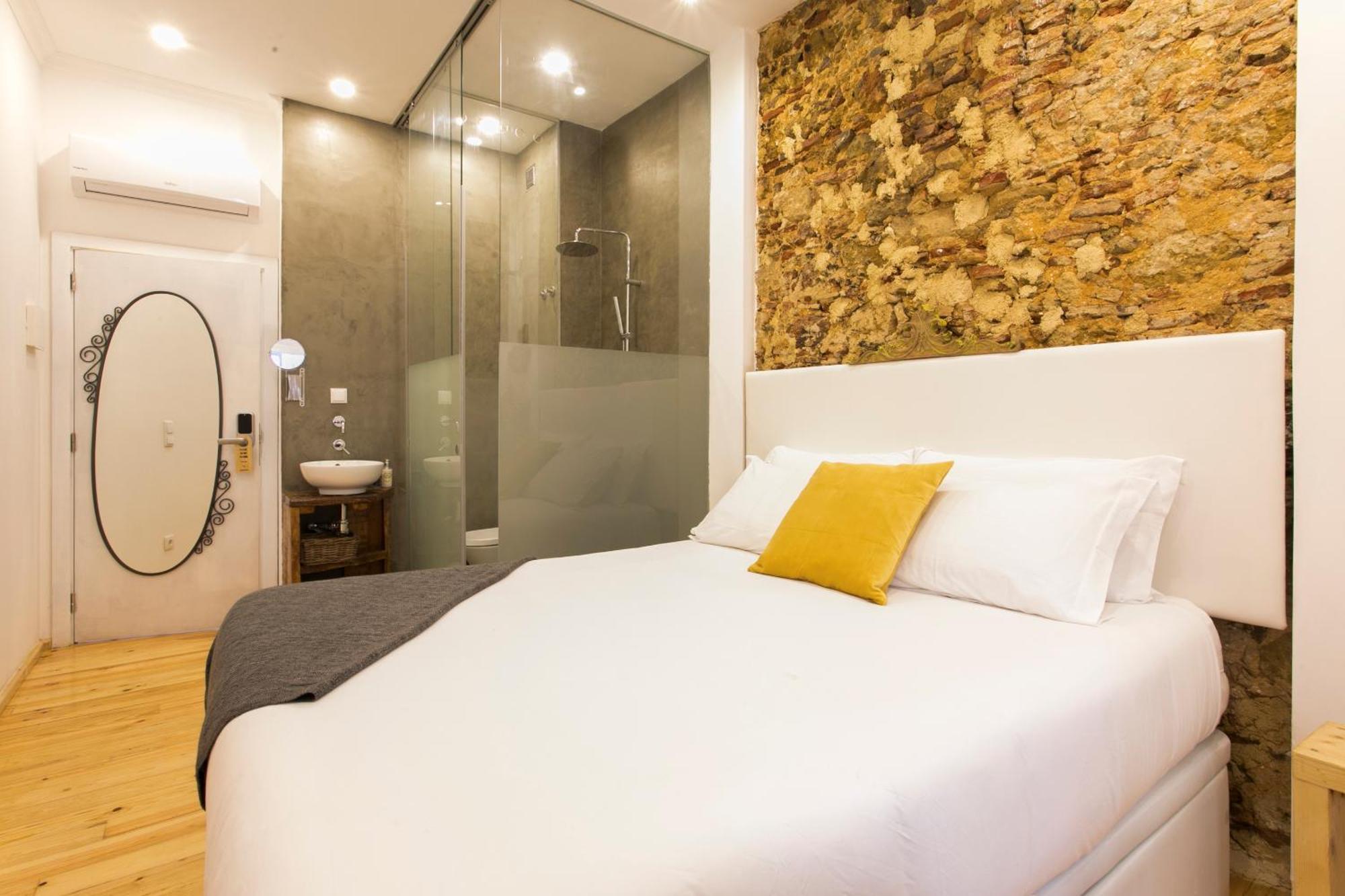 Twin Room,1538958118:JPEG