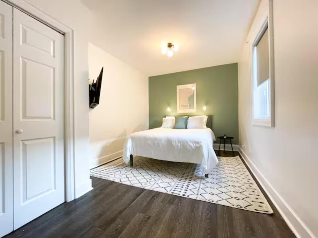 Queen Room