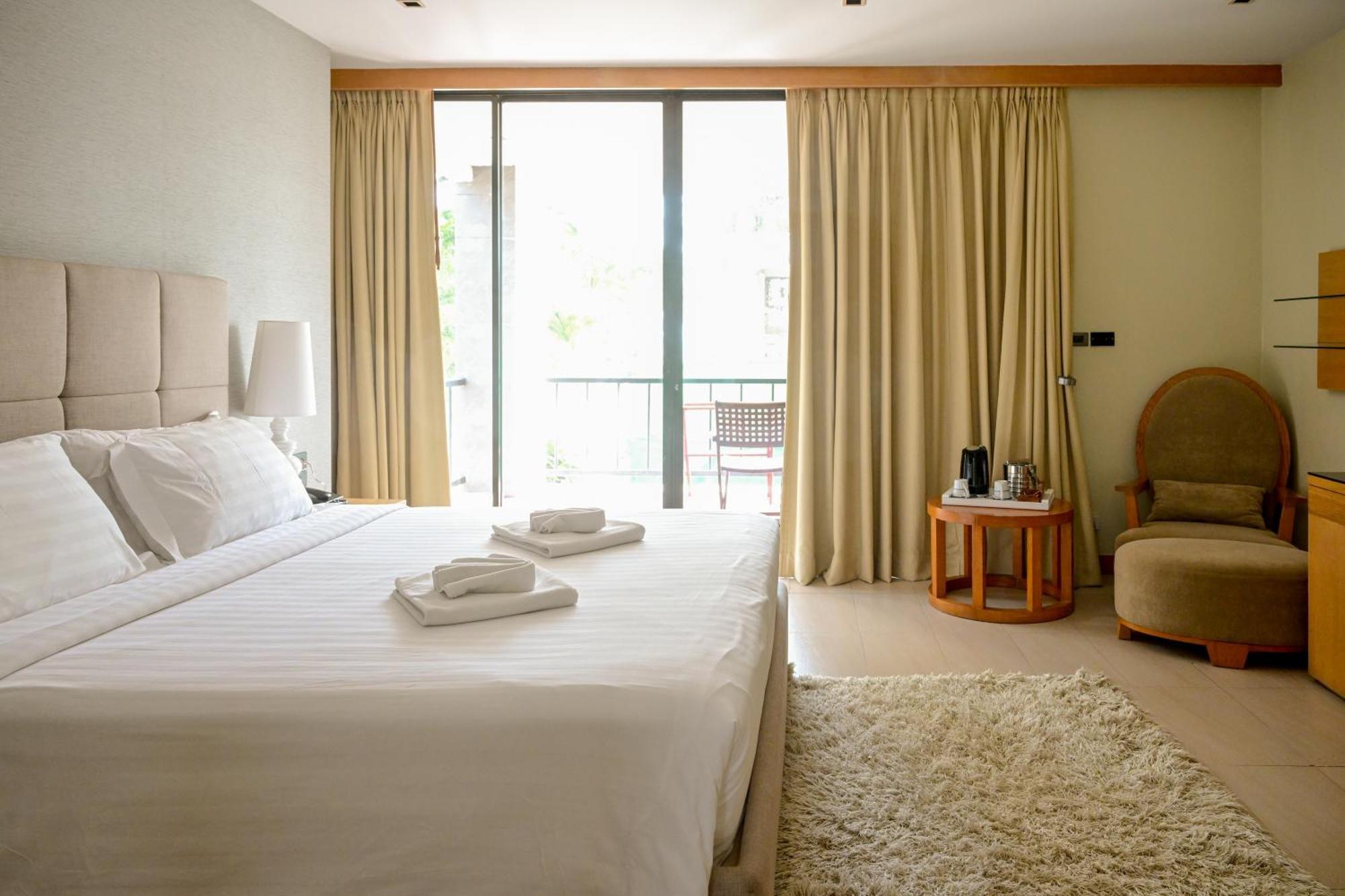 Deluxe Double Room Partial Sea View