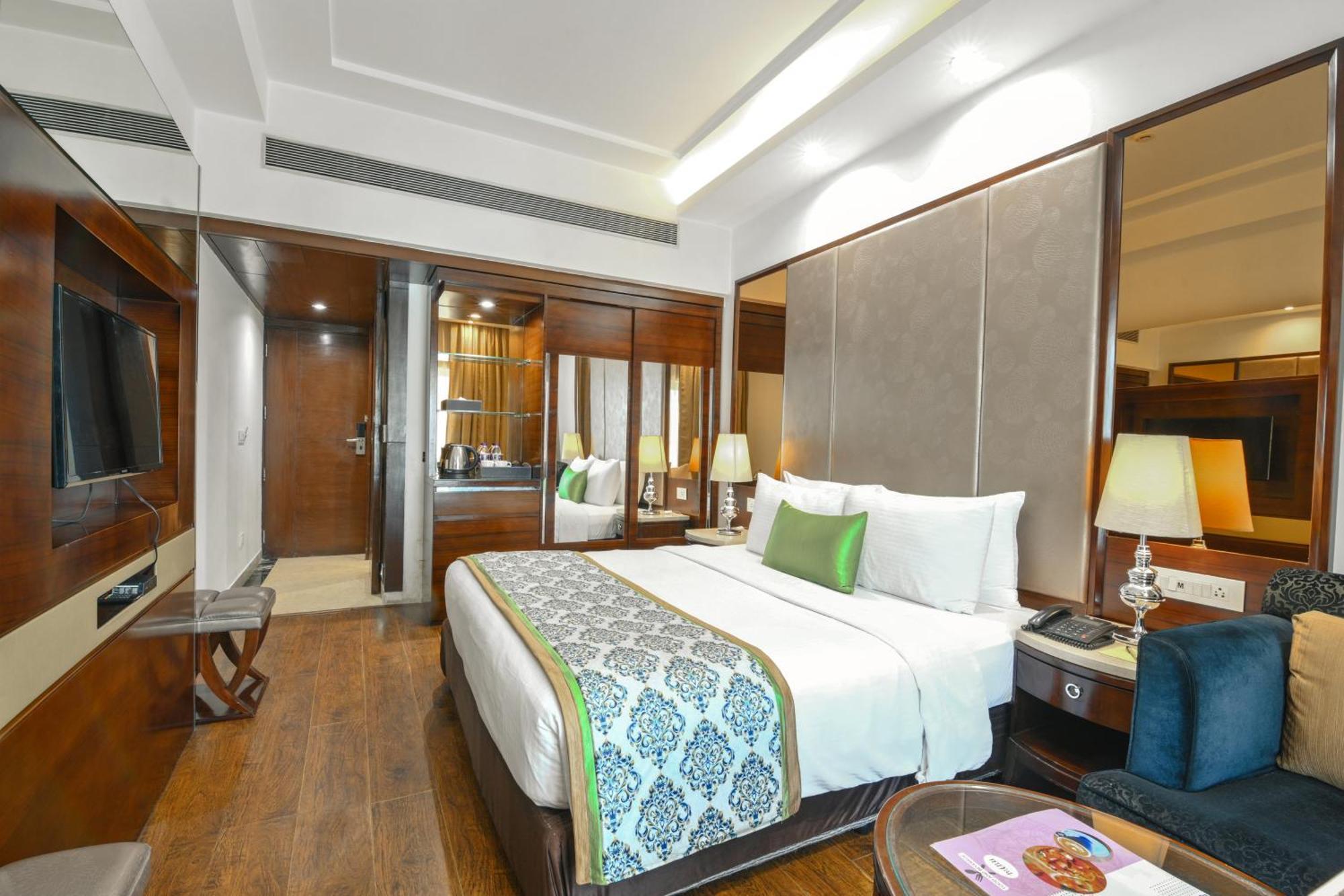 Signature Room,1499145589:JPEG