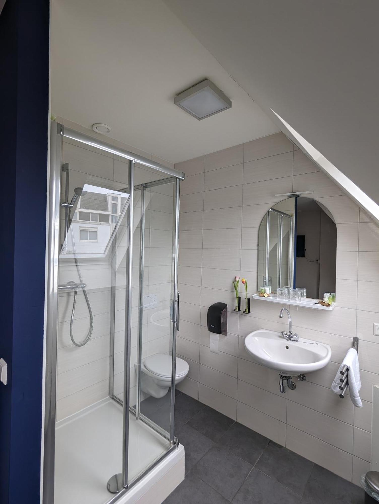 Double Room,1613679132:JPEG
