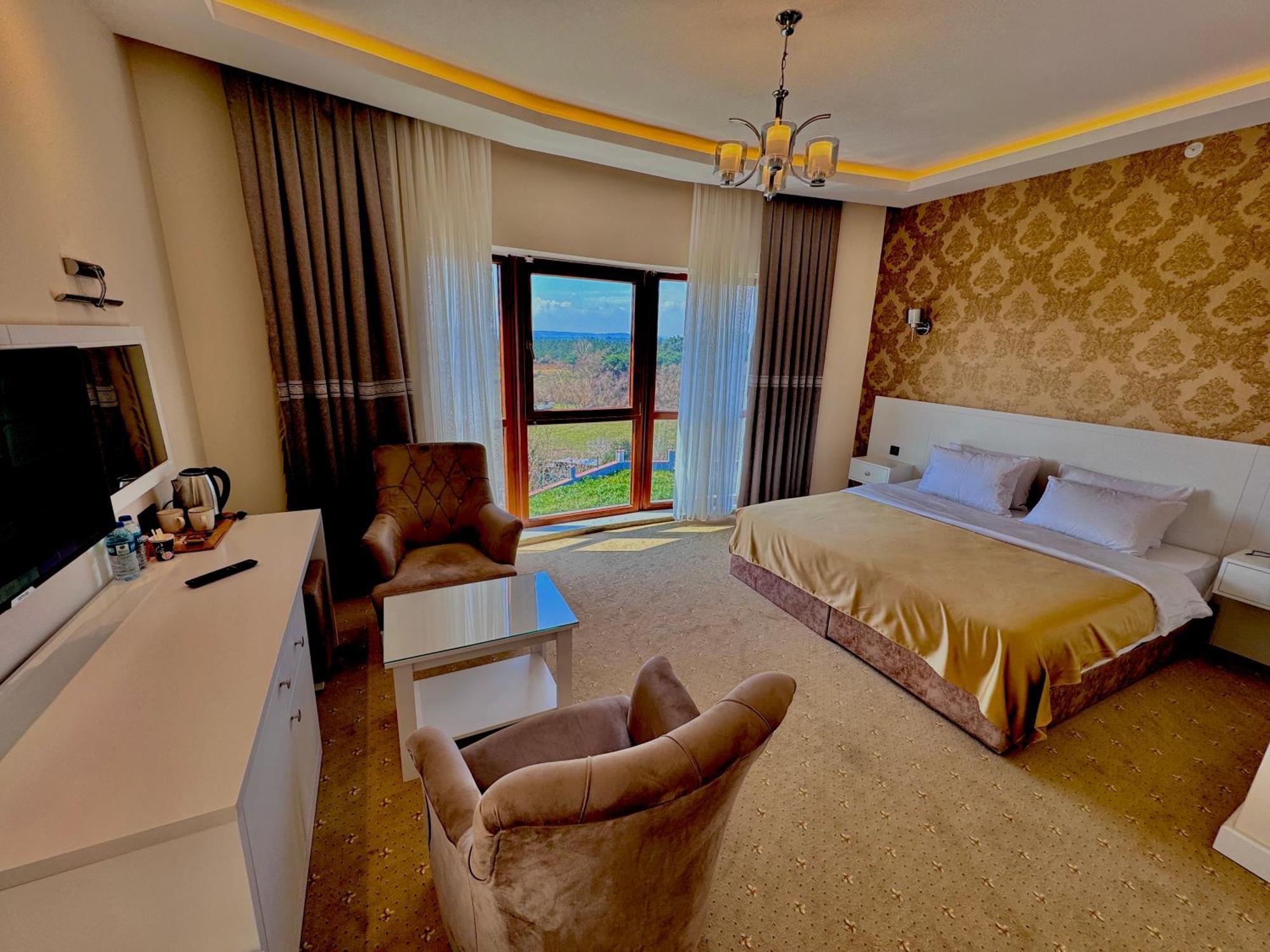 King Suite Spa Bath