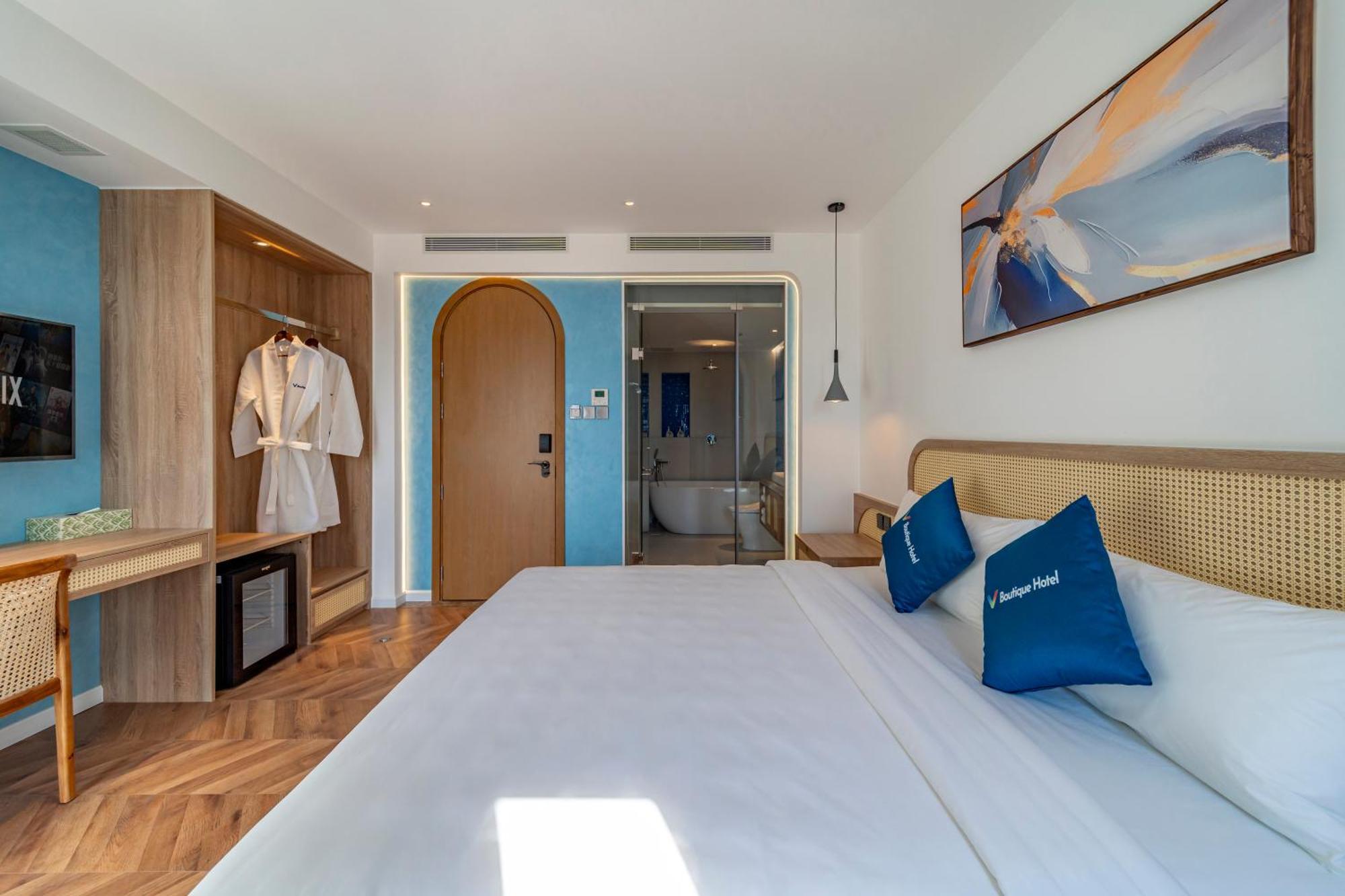 Deluxe Double Room Balcony Bathtub