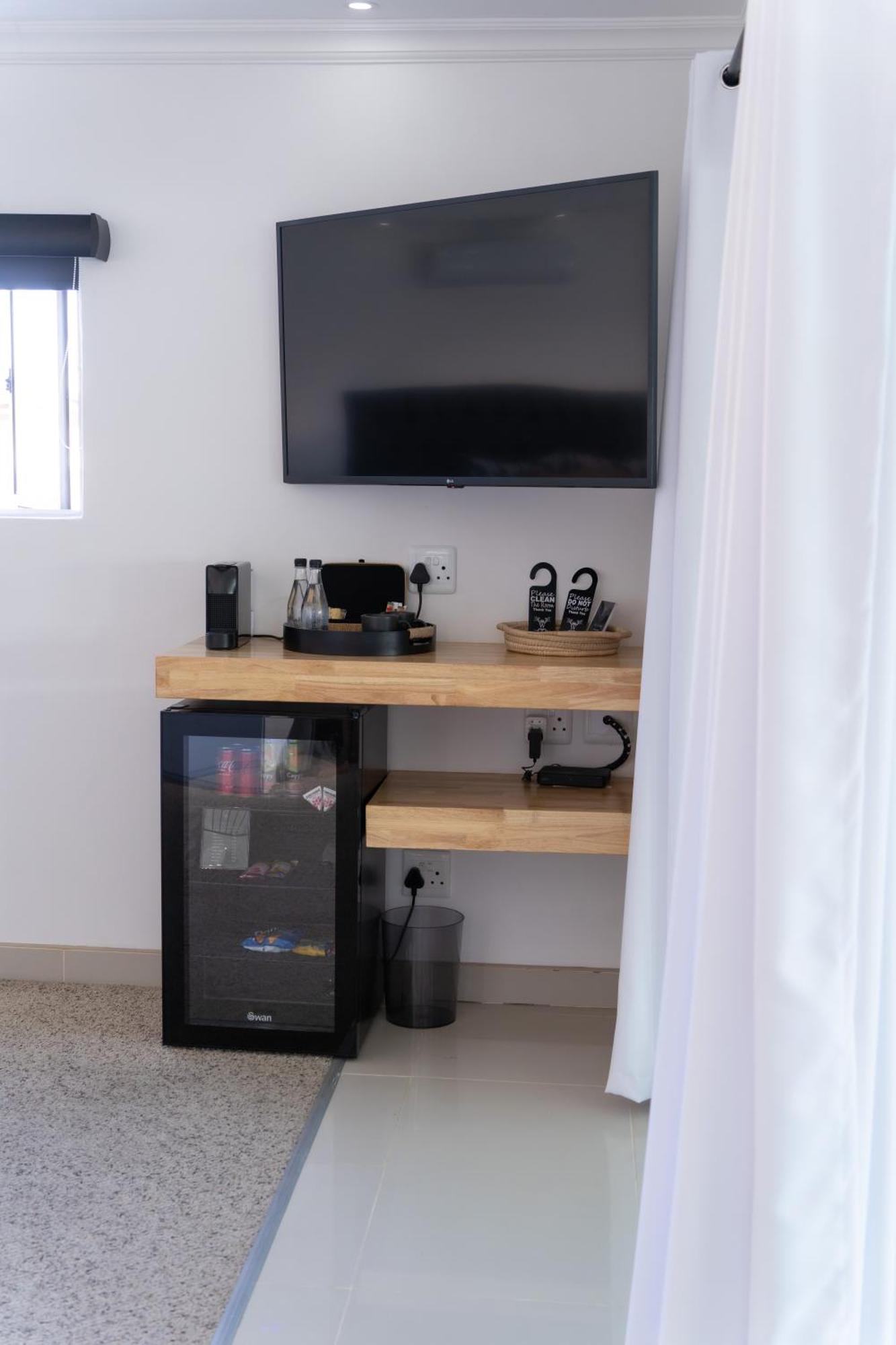 Deluxe King Suite
