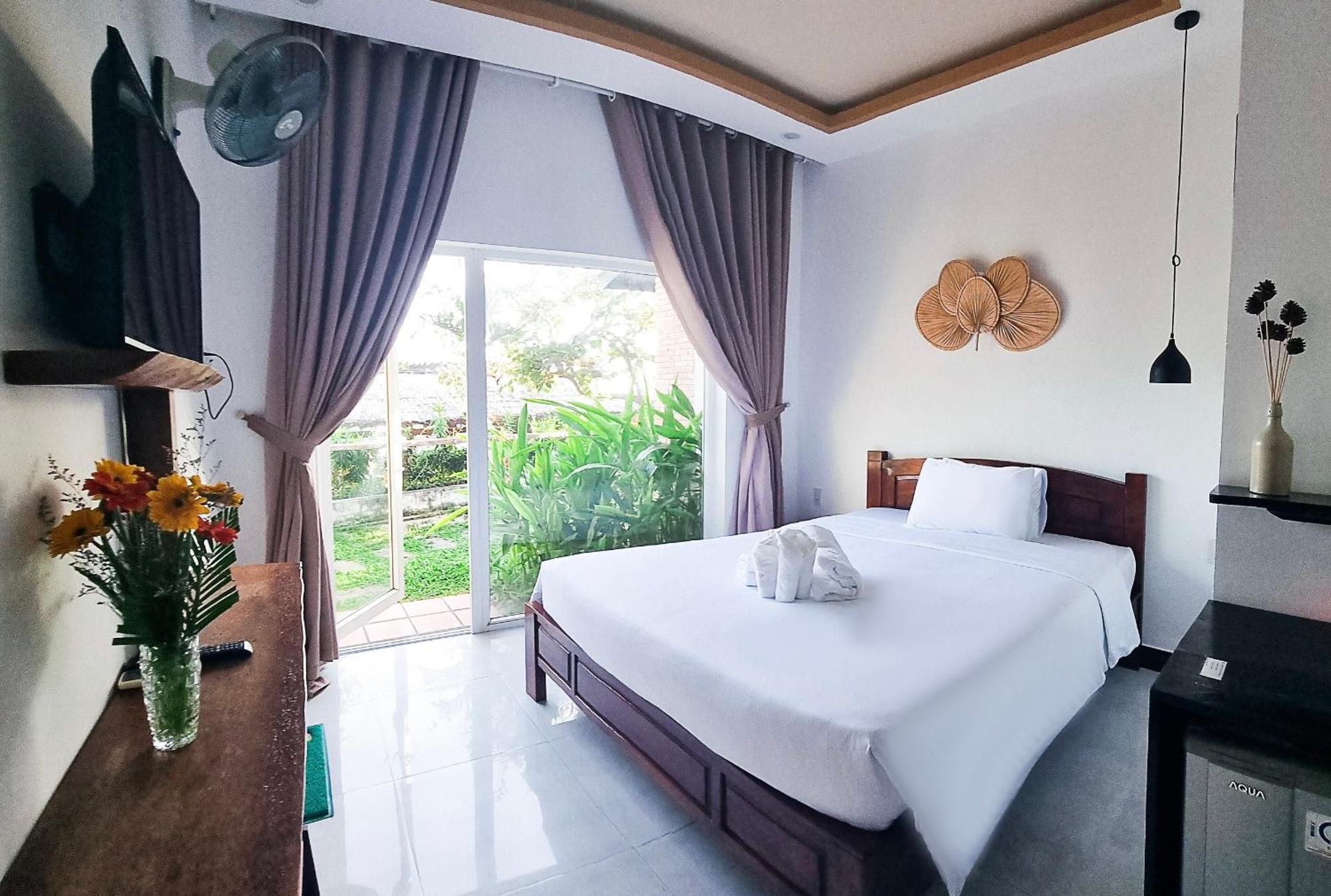 Double Room with Pool View