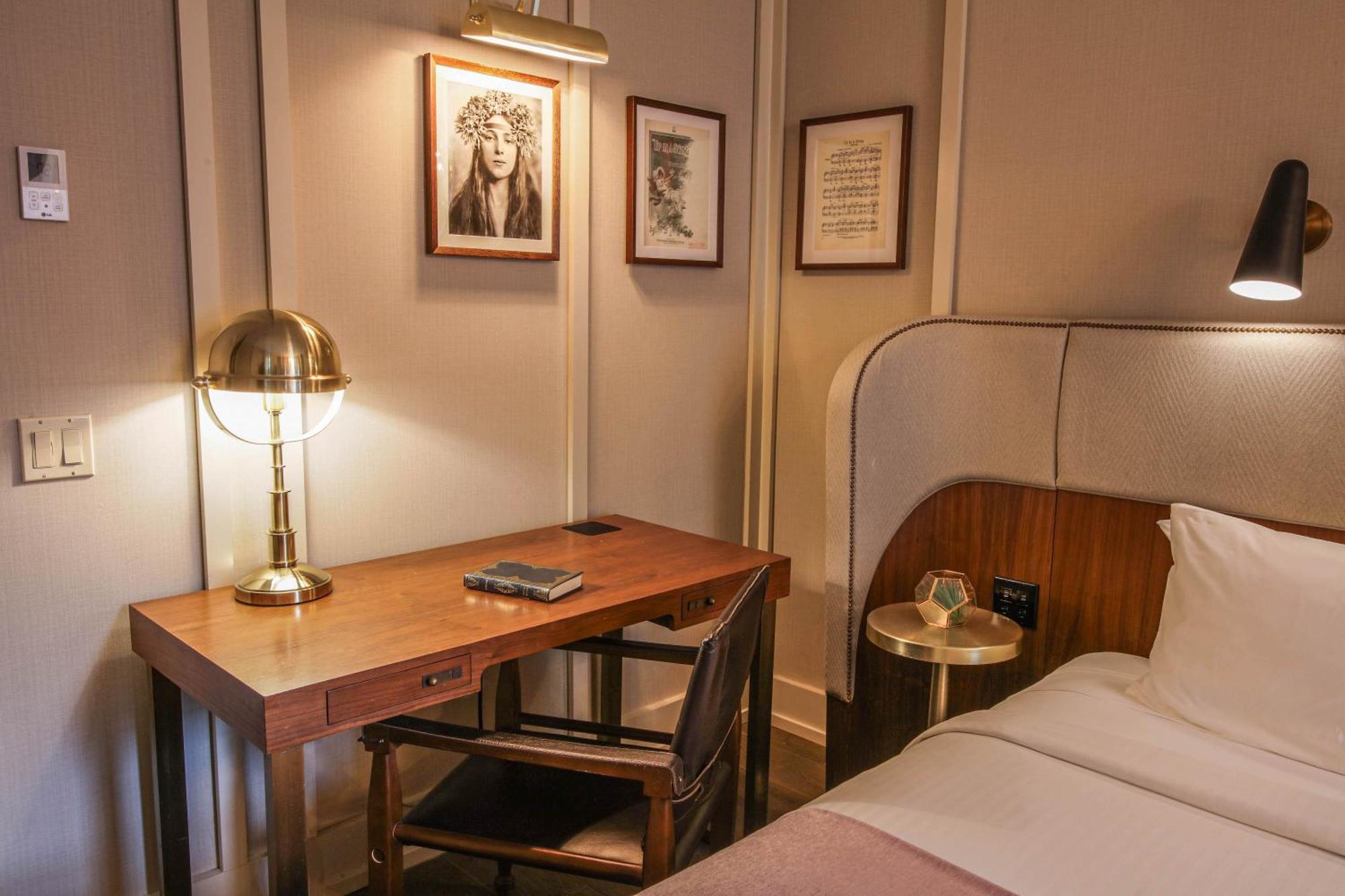 Superior Queen Room