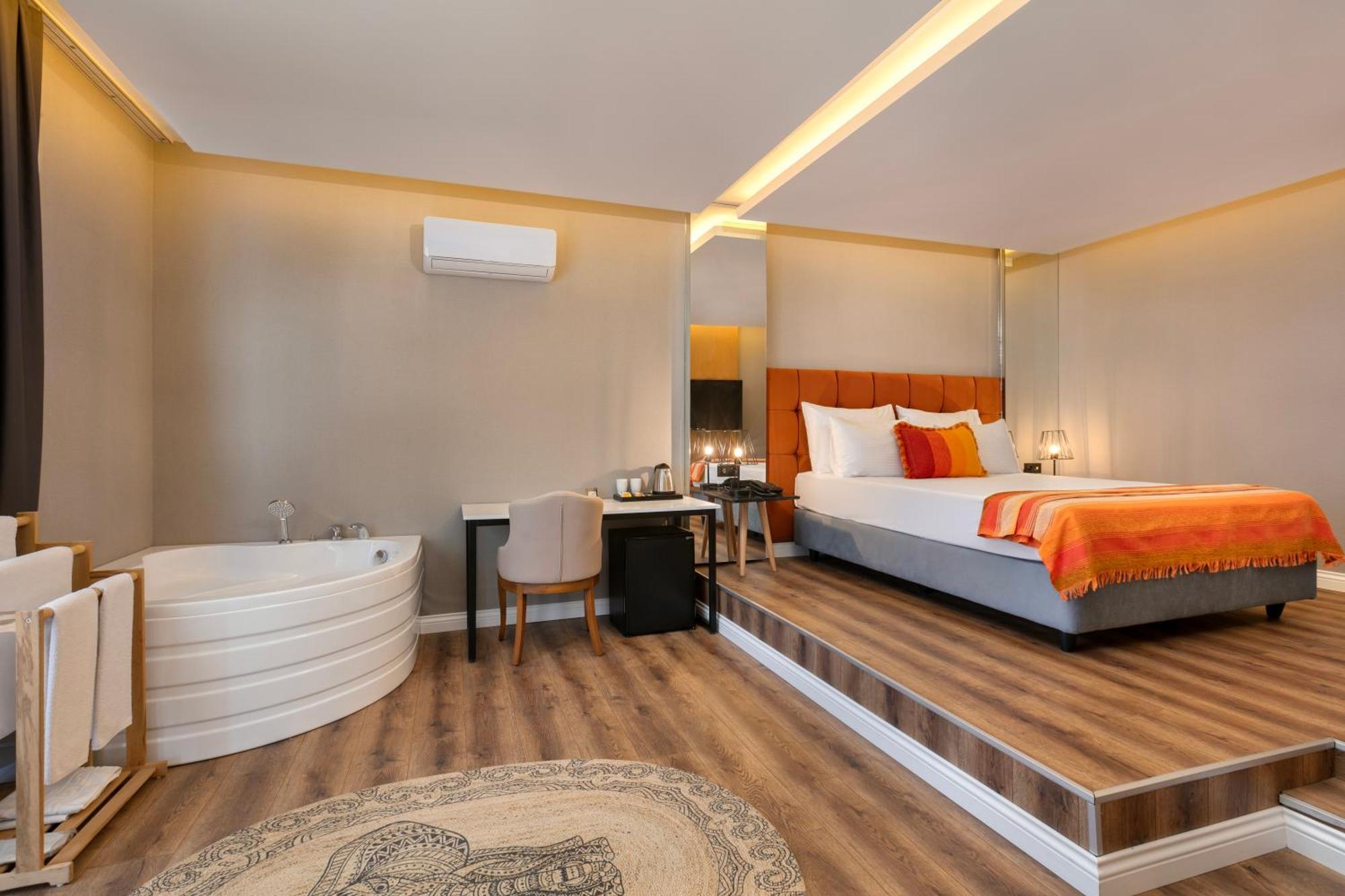Junior Suite,1531298842:JPEG