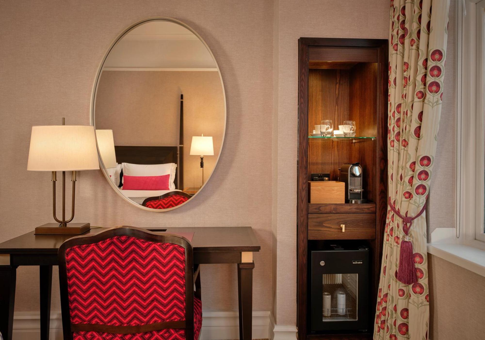 Executive, Larger Guest room, 1 King