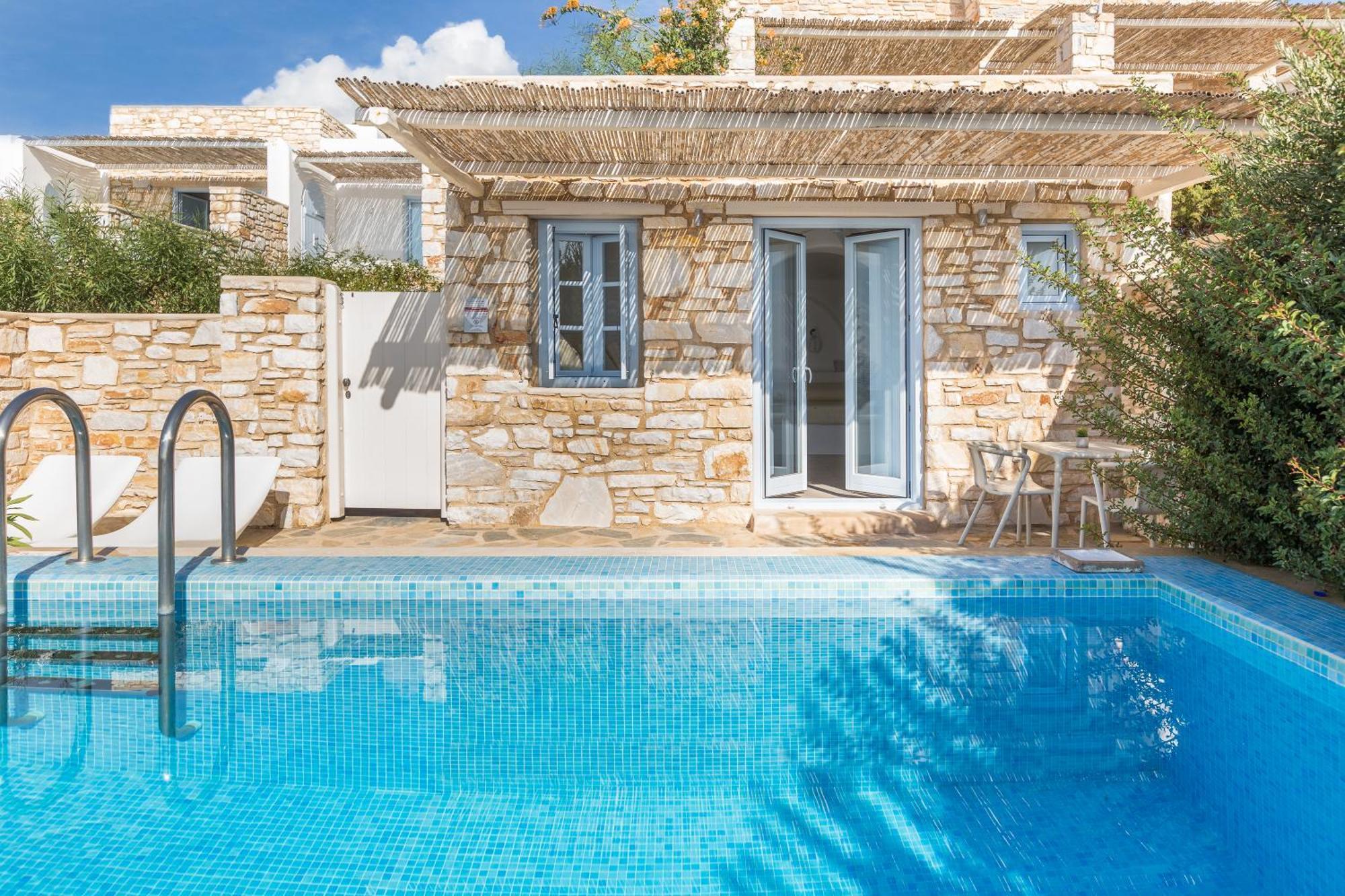 Suite de Luxe avec Piscine Privée - Vue sur Mer