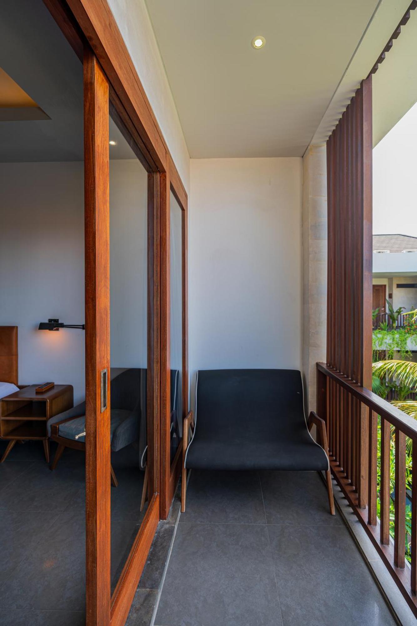 Deluxe Double or Twin Room Pool View