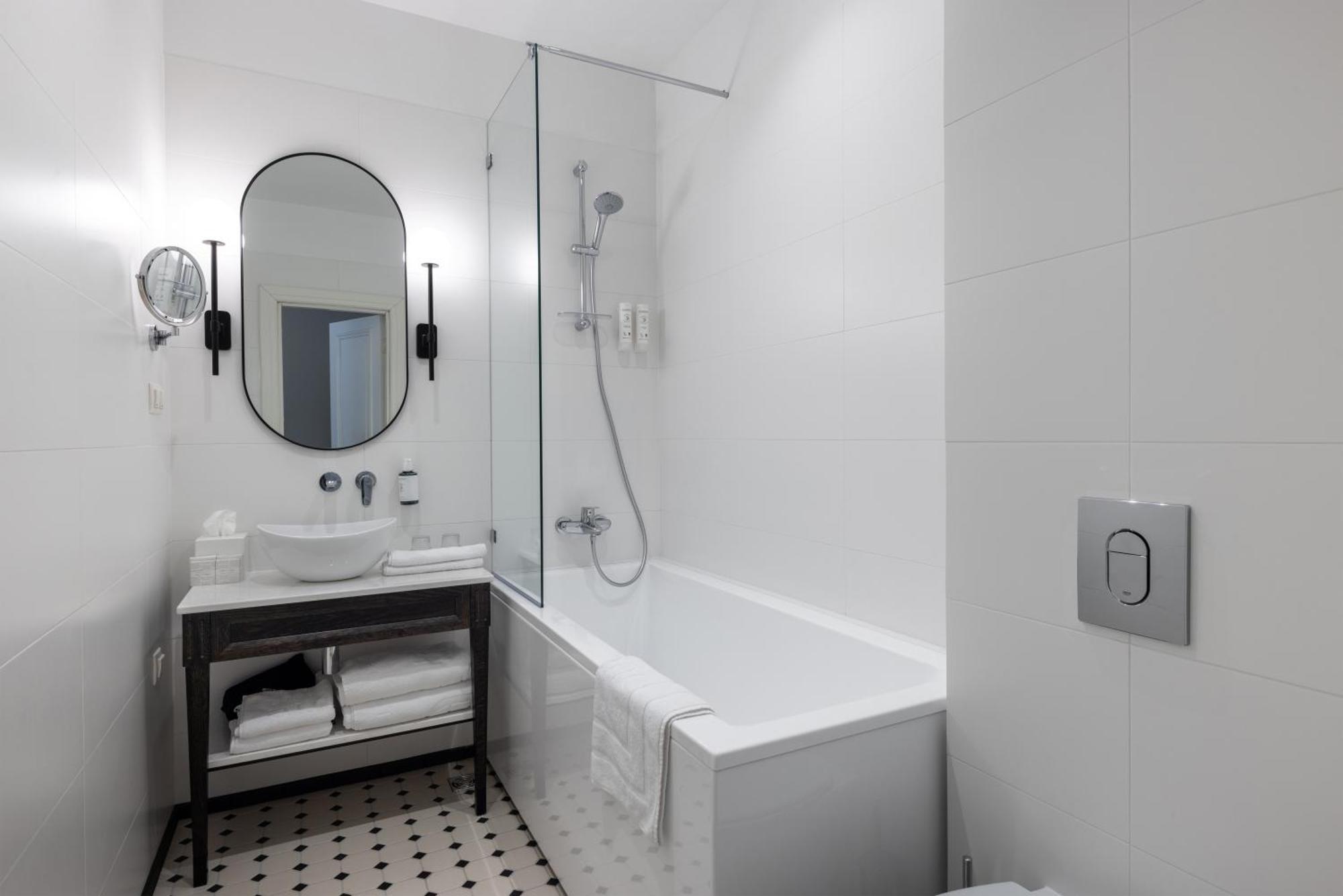 Artist Suite with Spa Access