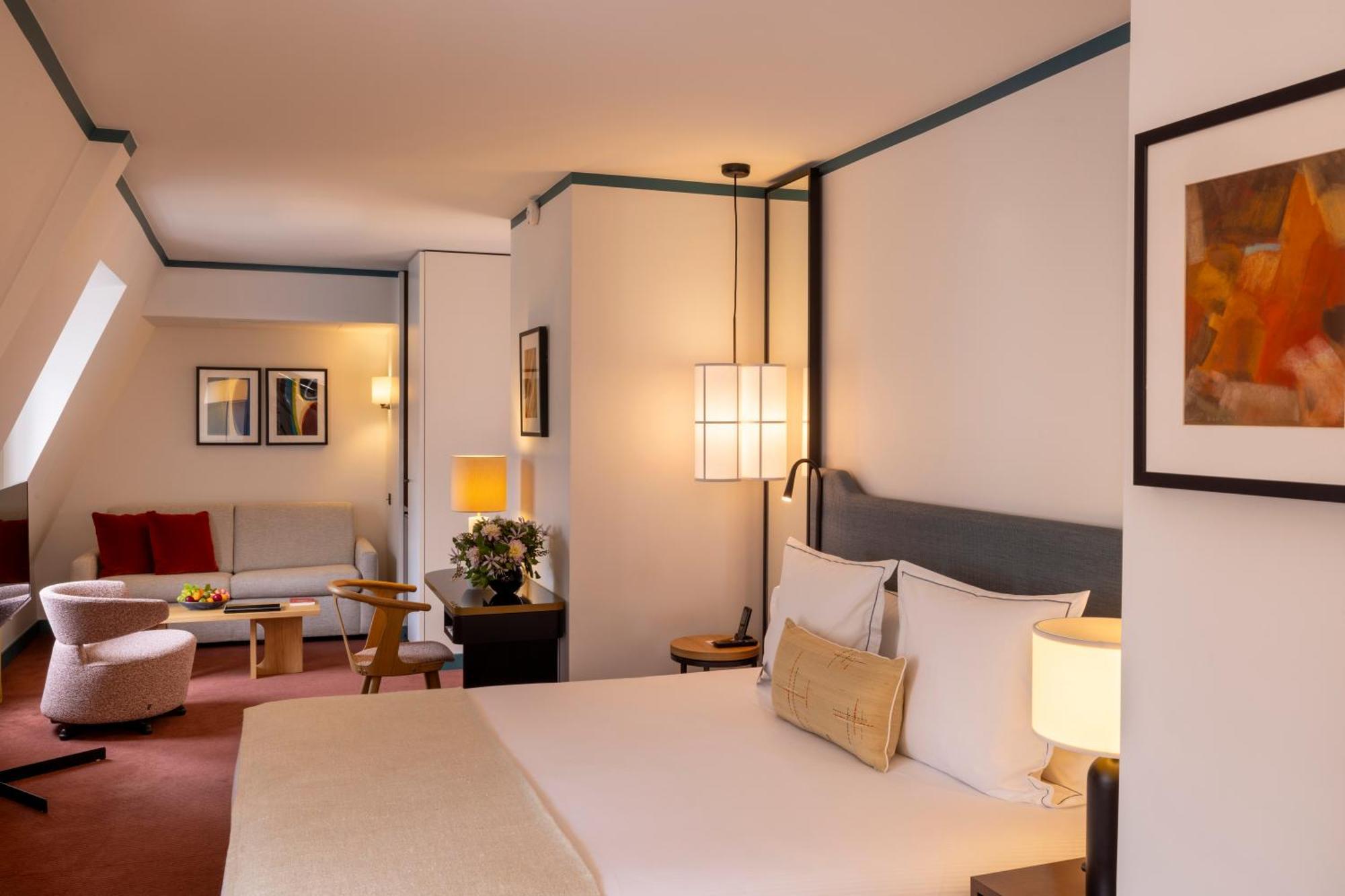 Suite with Free Bottle of Champagne and Spa & Fitness Access
