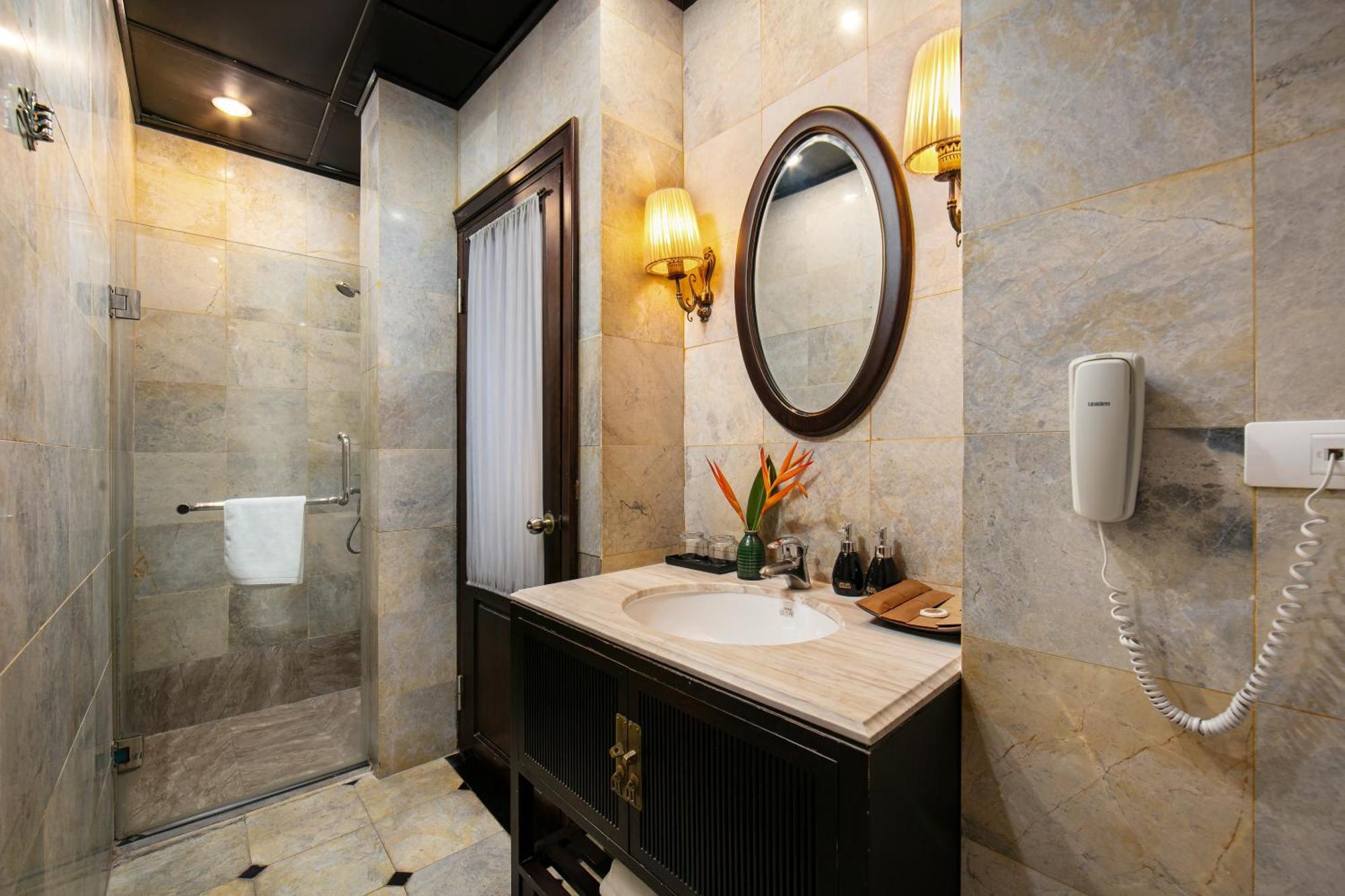 Deluxe Double or Twin Room with City View,1545897271:JPEG