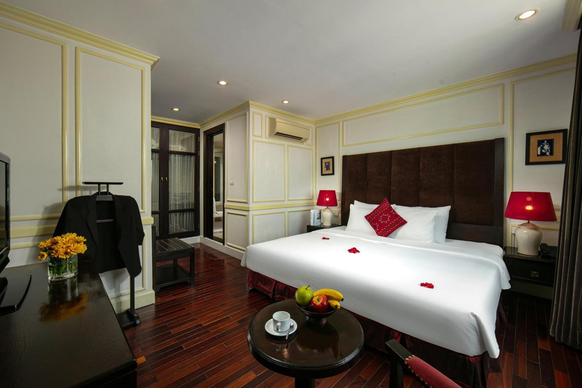 Deluxe Double or Twin Room City View
