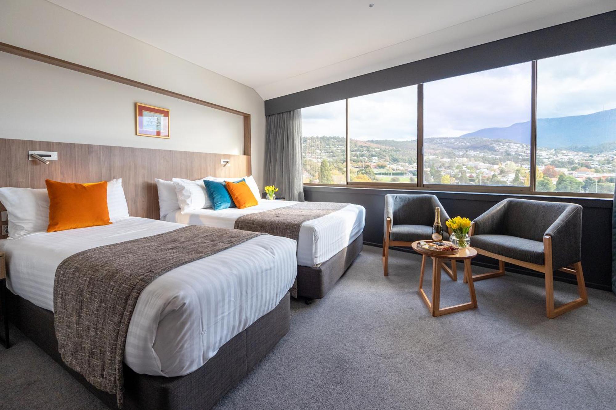 Deluxe Double or Twin Room with Mountain View