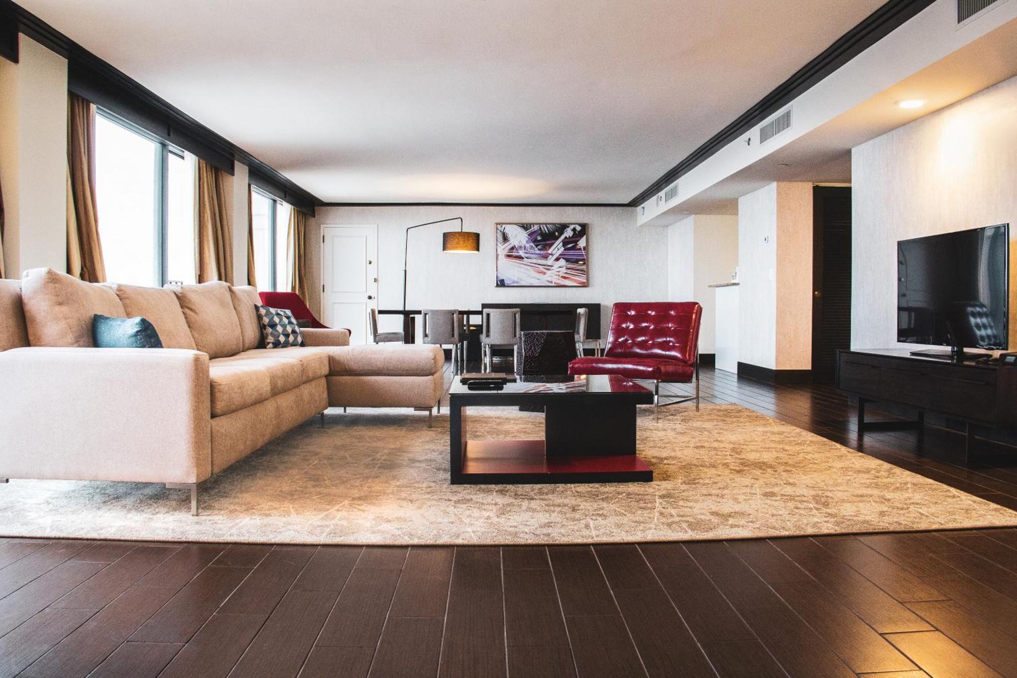 One-Bedroom King Suite