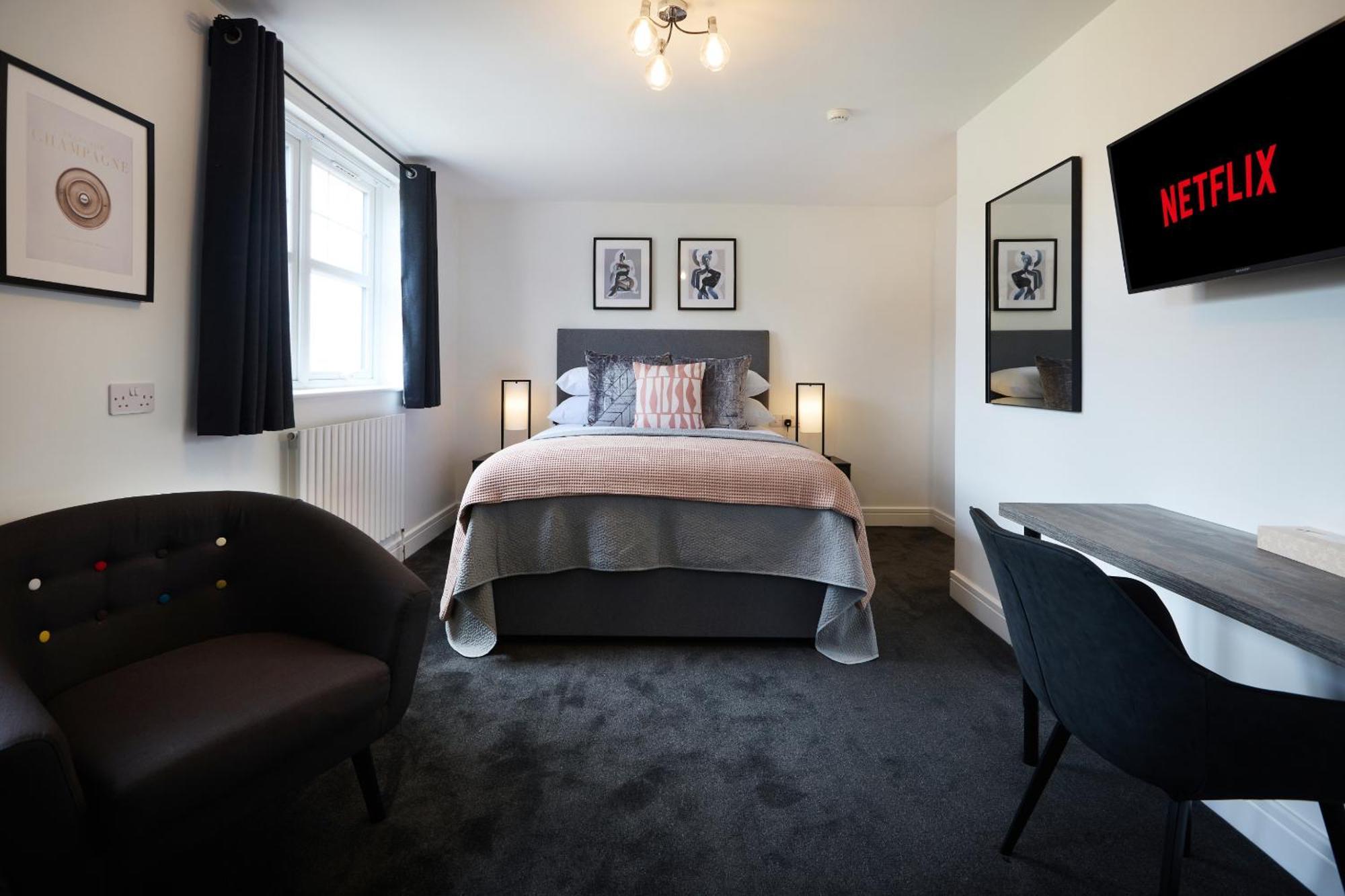 Deluxe King Room