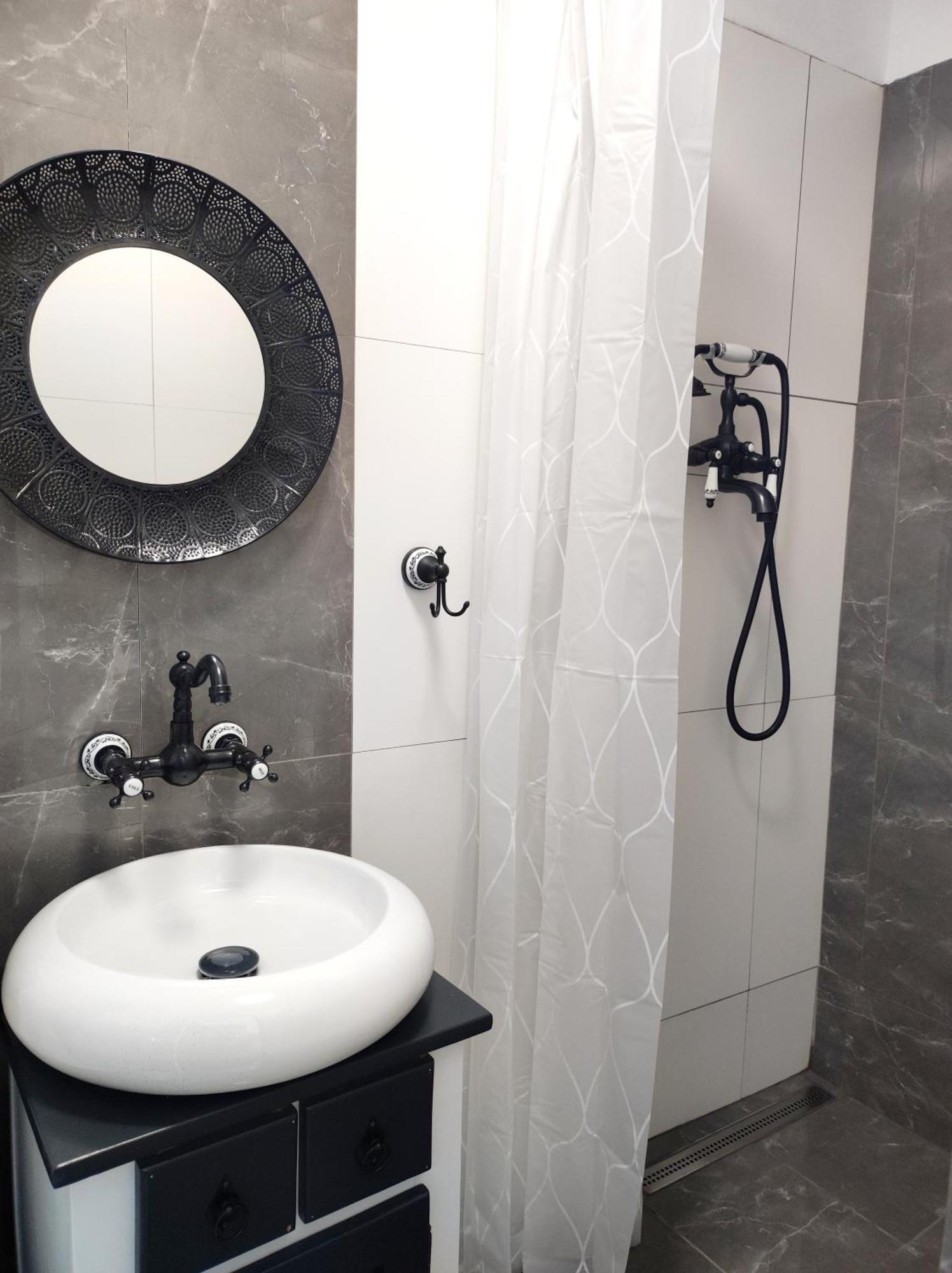 Double Room Private Bathroom