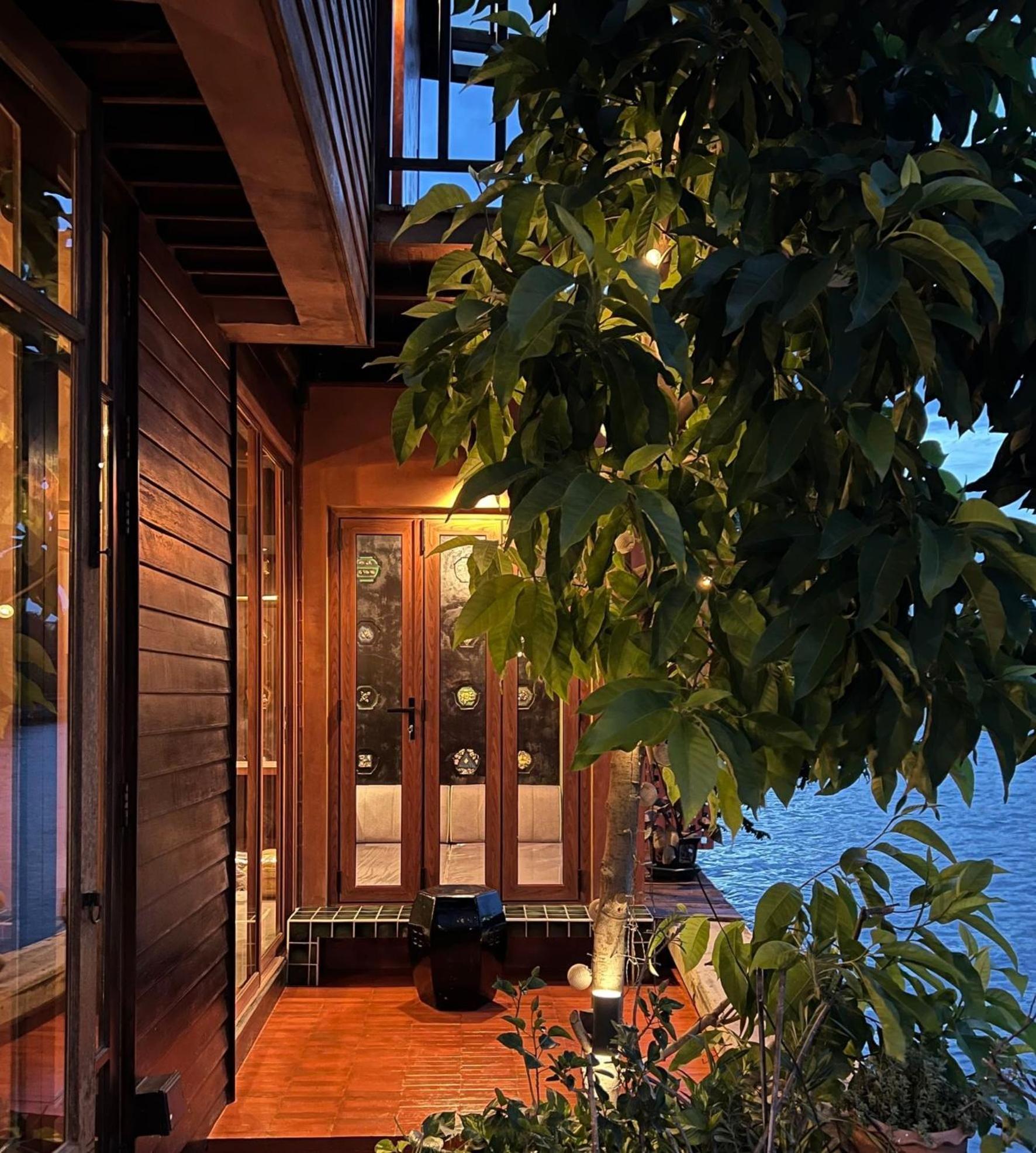 Double Room Balcony Charcoal Non-Smoking