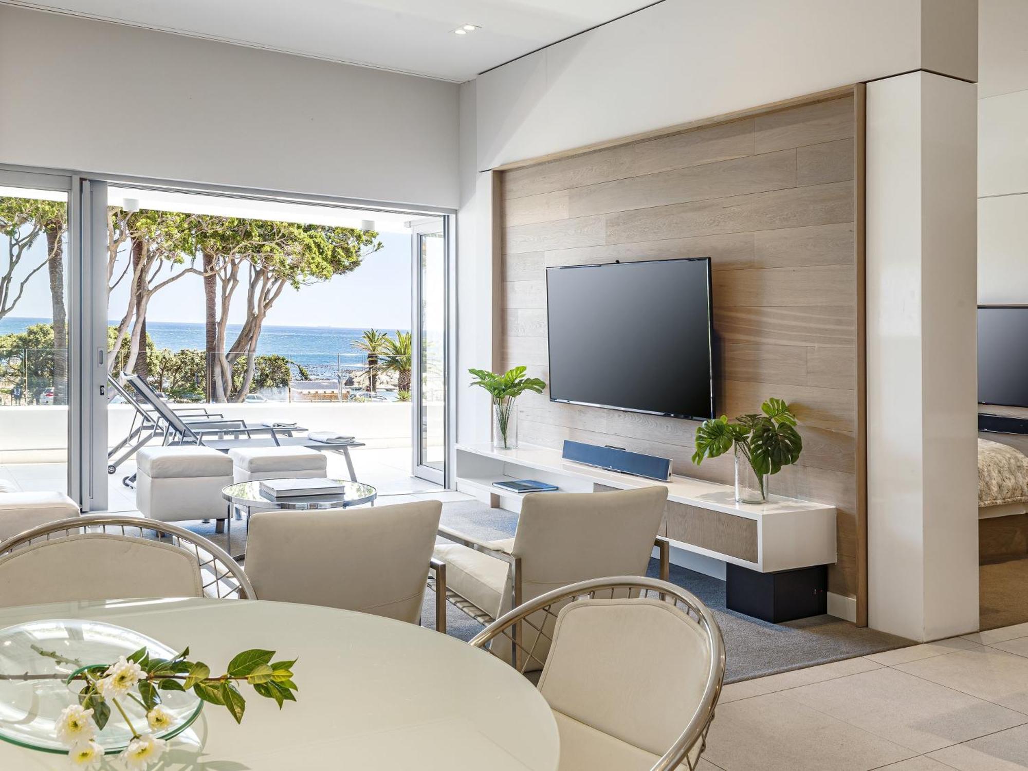 One-Bedroom Luxury Suite with Sea View