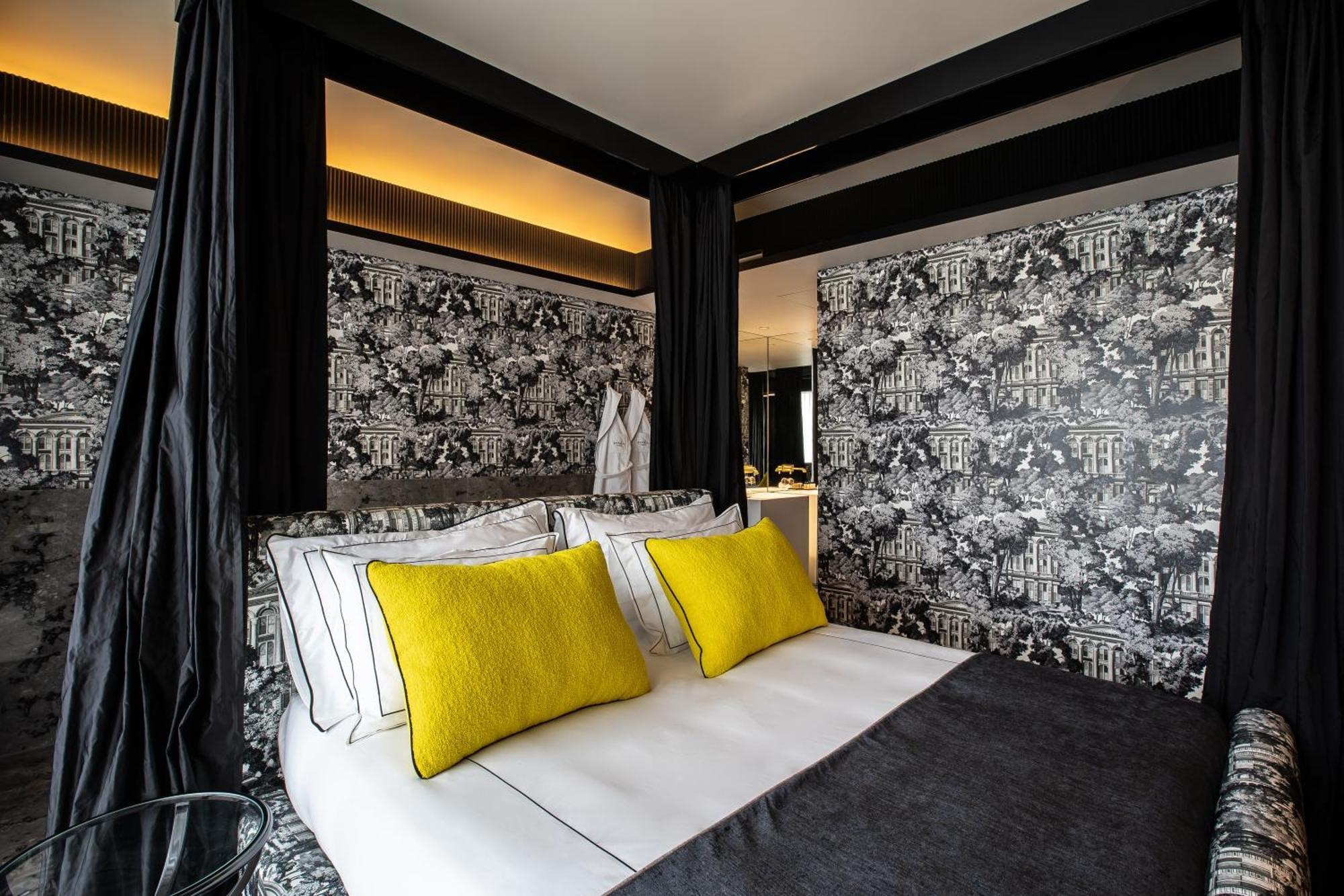 Deluxe Room,1567329464:JPEG