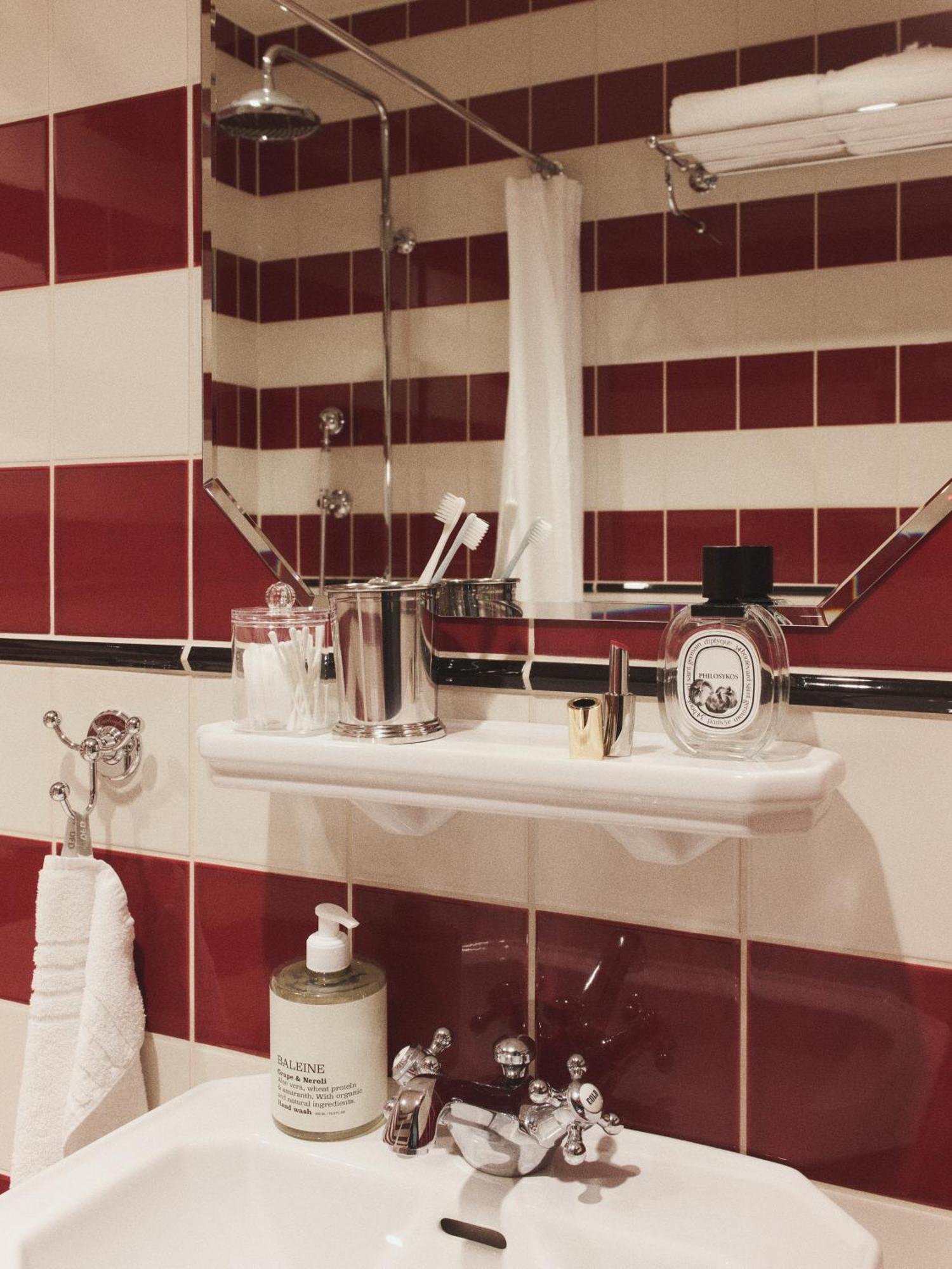 Standard Single Room,1580156051:JPEG