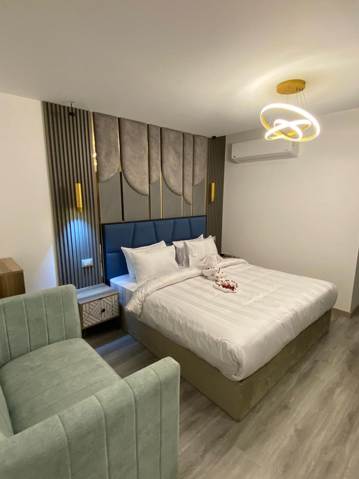 Junior Suite,1574950544:JPEG