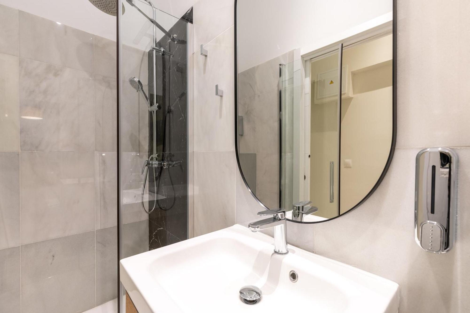 Single Room Private Bathroom,1577277593:JPEG