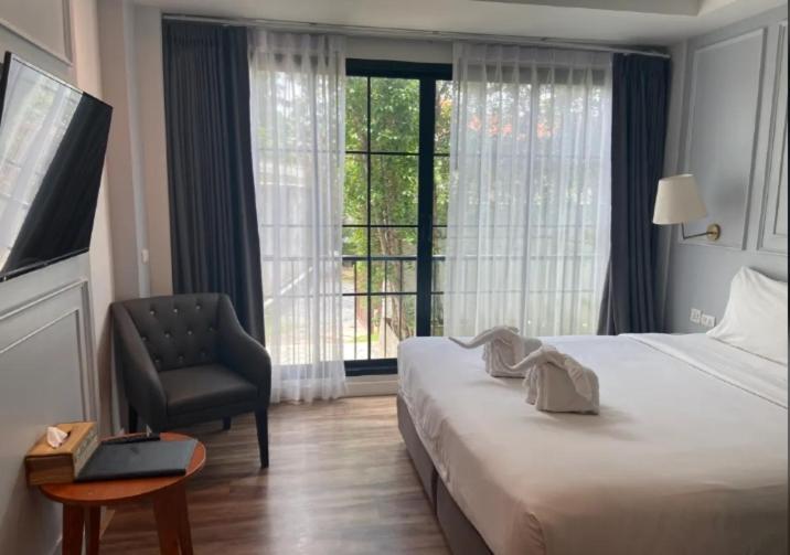 Superior King Room