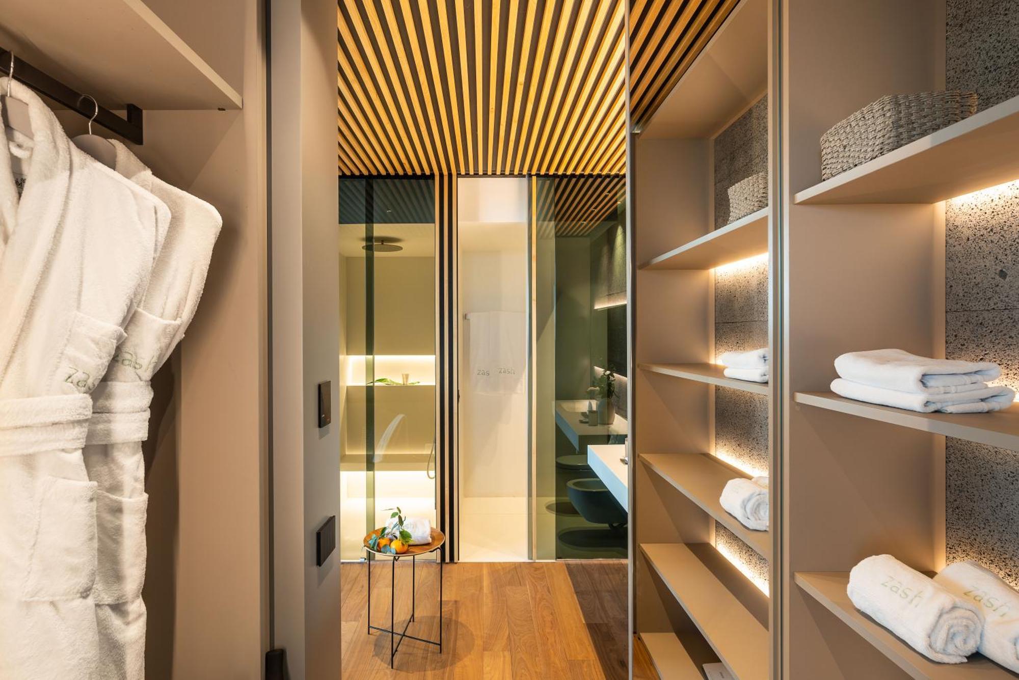 Villa,1583115062:JPEG