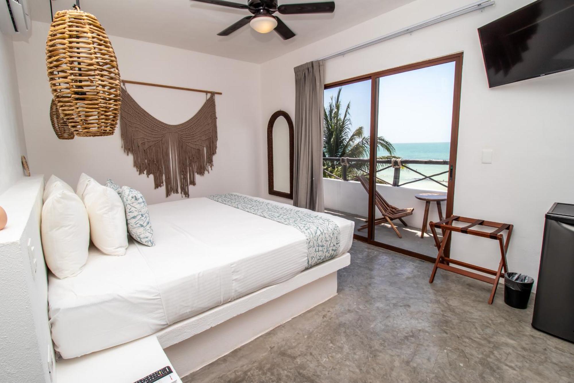 Suite met een Kingsize Bed en Uitzicht op de Oceaan