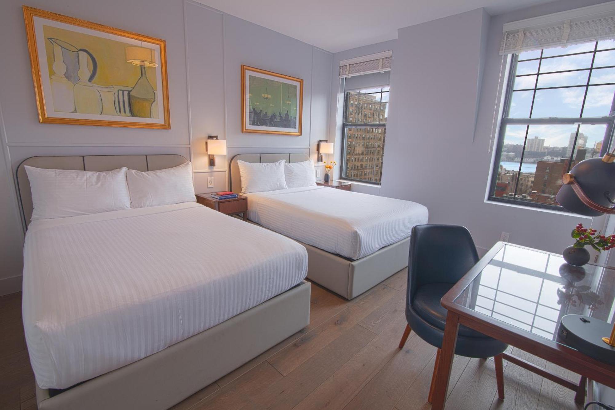 Hudson Two-bedroom Suite 1 King Bed 2 Full Beds & Sofa Bed